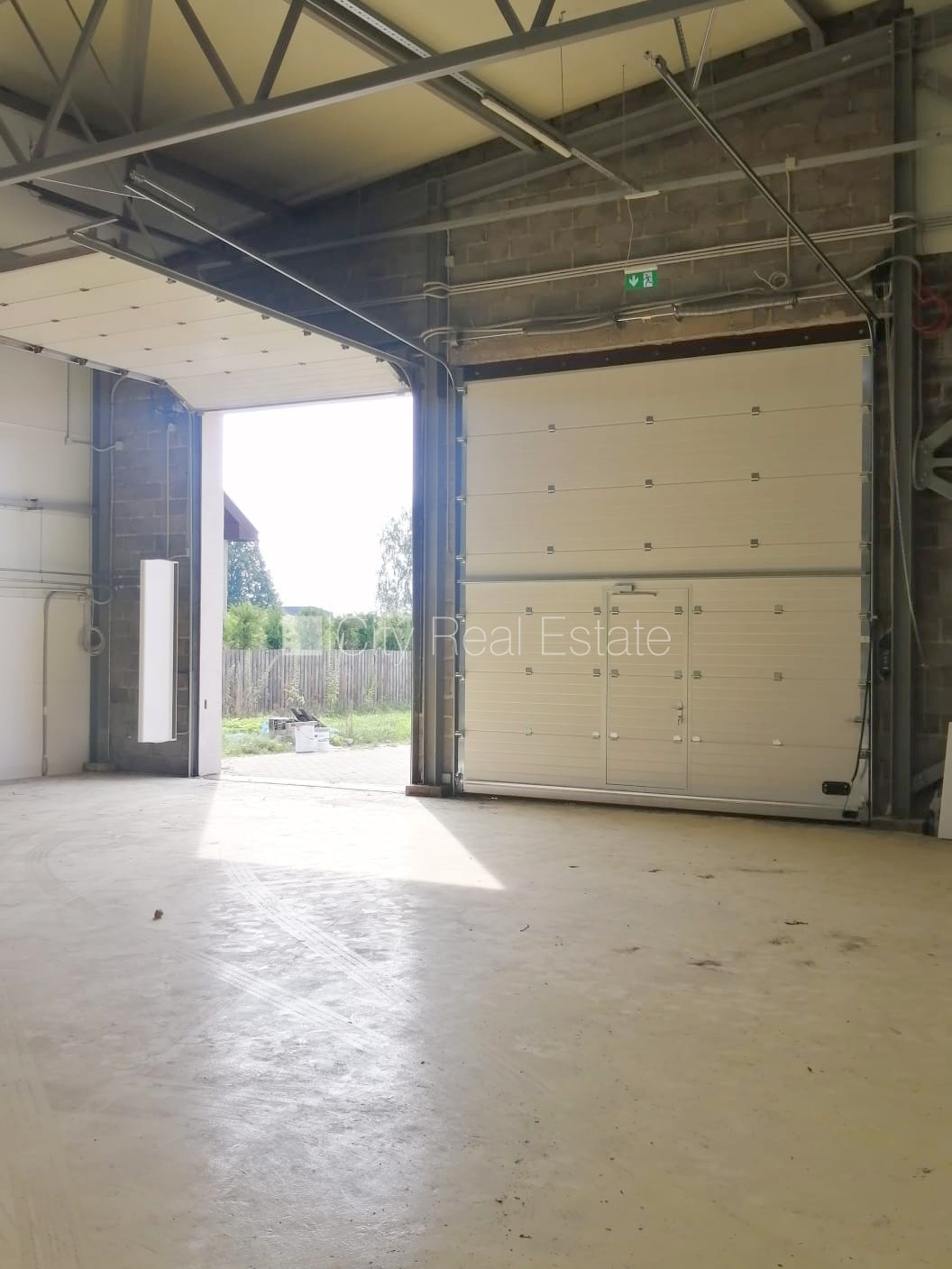 Sludinājumi. Slēgta teritorija, iebrauktuves vārtu augstums 6 m, vieta vairākām automašīnām, kabinets 4 gab., Cena: 5748 EUR/mēn Foto #5