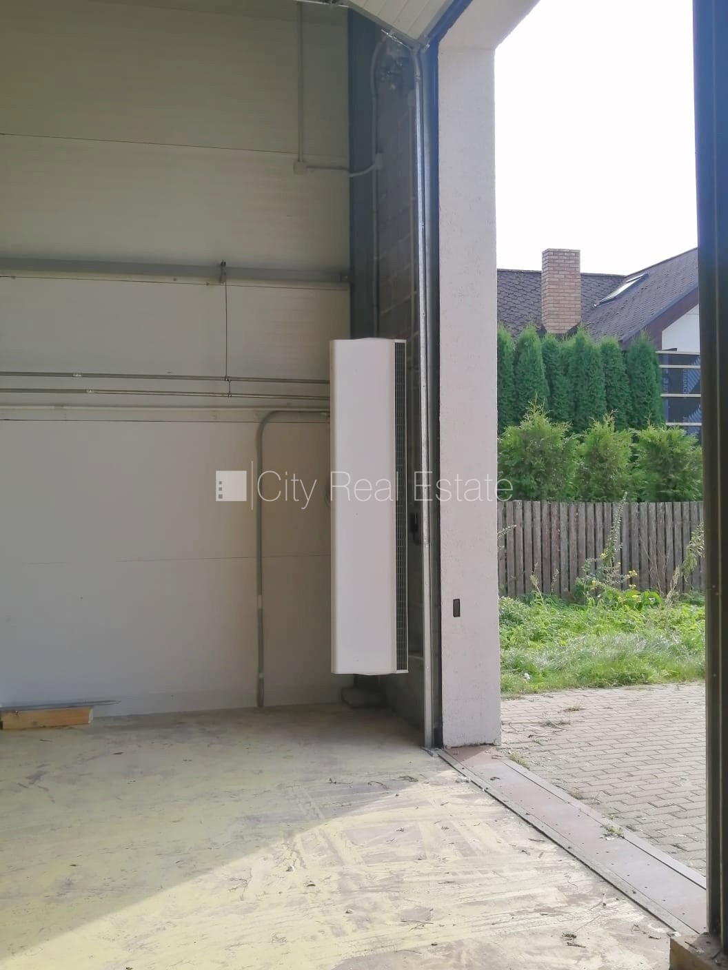 Sludinājumi. Slēgta teritorija, iebrauktuves vārtu augstums 6 m, vieta vairākām automašīnām, kabinets 4 gab., Cena: 5748 EUR/mēn Foto #6