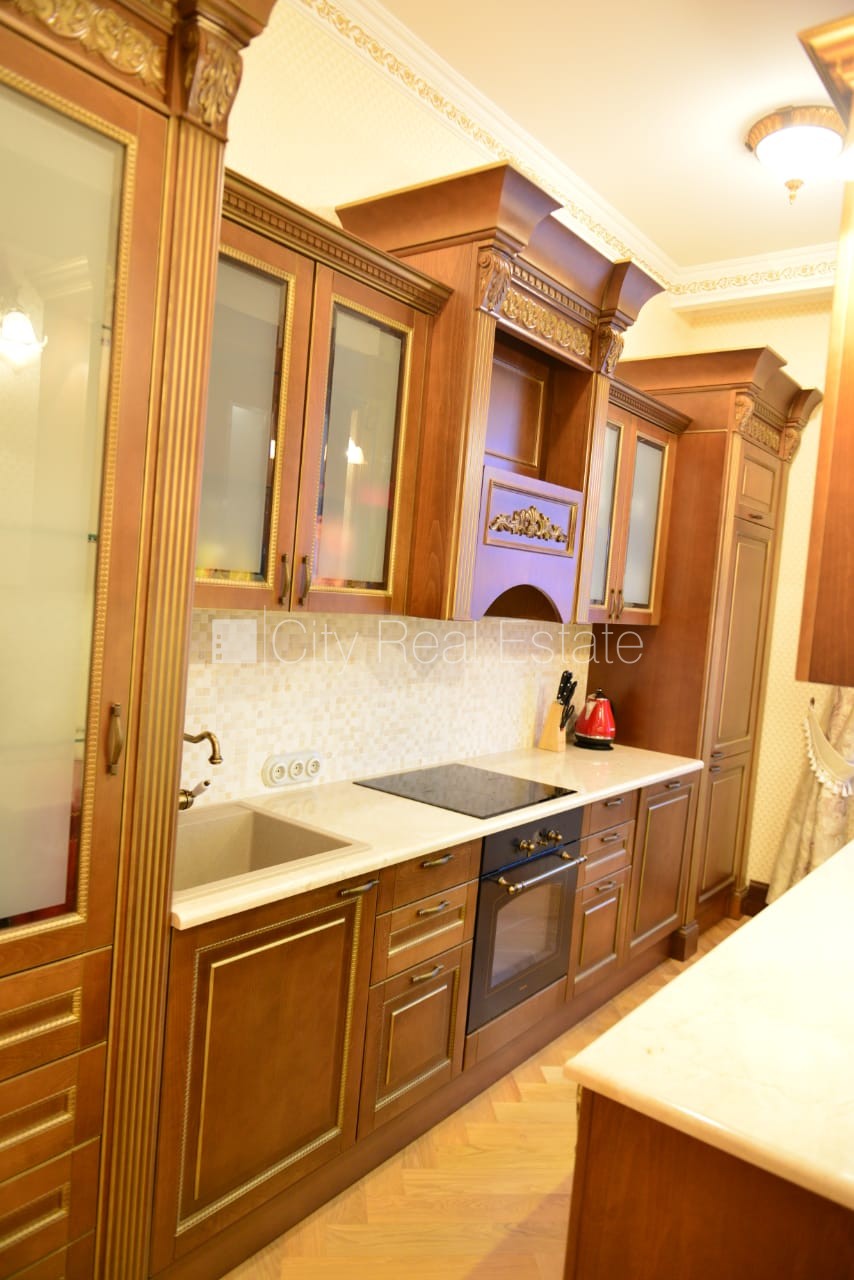 Sludinājumi. Fasādes māja, renovēta māja, ieeja no ielas, balkons, logi vērsti uz ielas pusi, plašs skats no Cena: 360000 EUR Foto #10