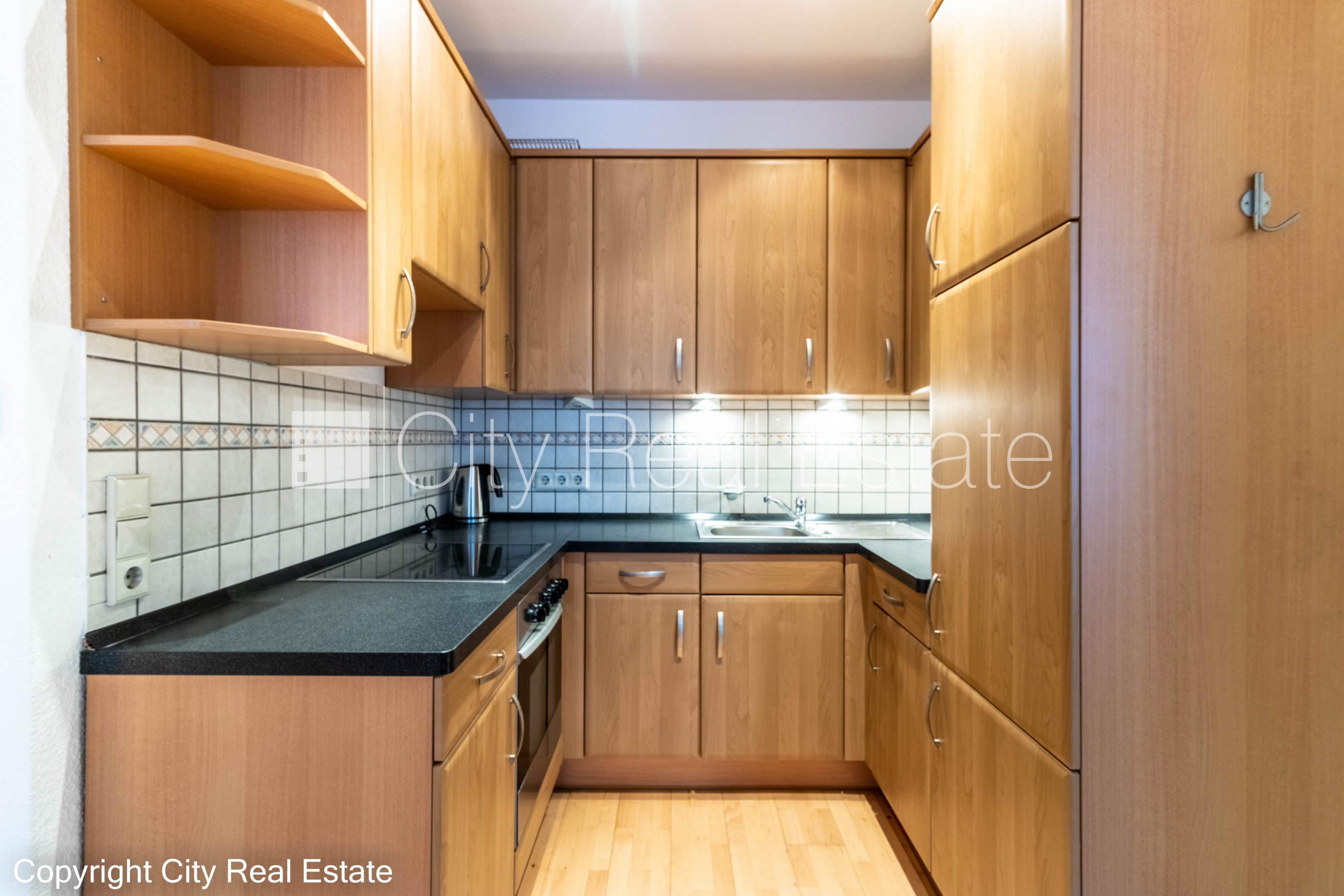 Sludinājumi. Projekts - Vīlandes Nams, ieeja no ielas, ir lifts, guļamistabu skaits 1 gab., studio tipa, virtuve Cena: 700 EUR/mēn Foto #4