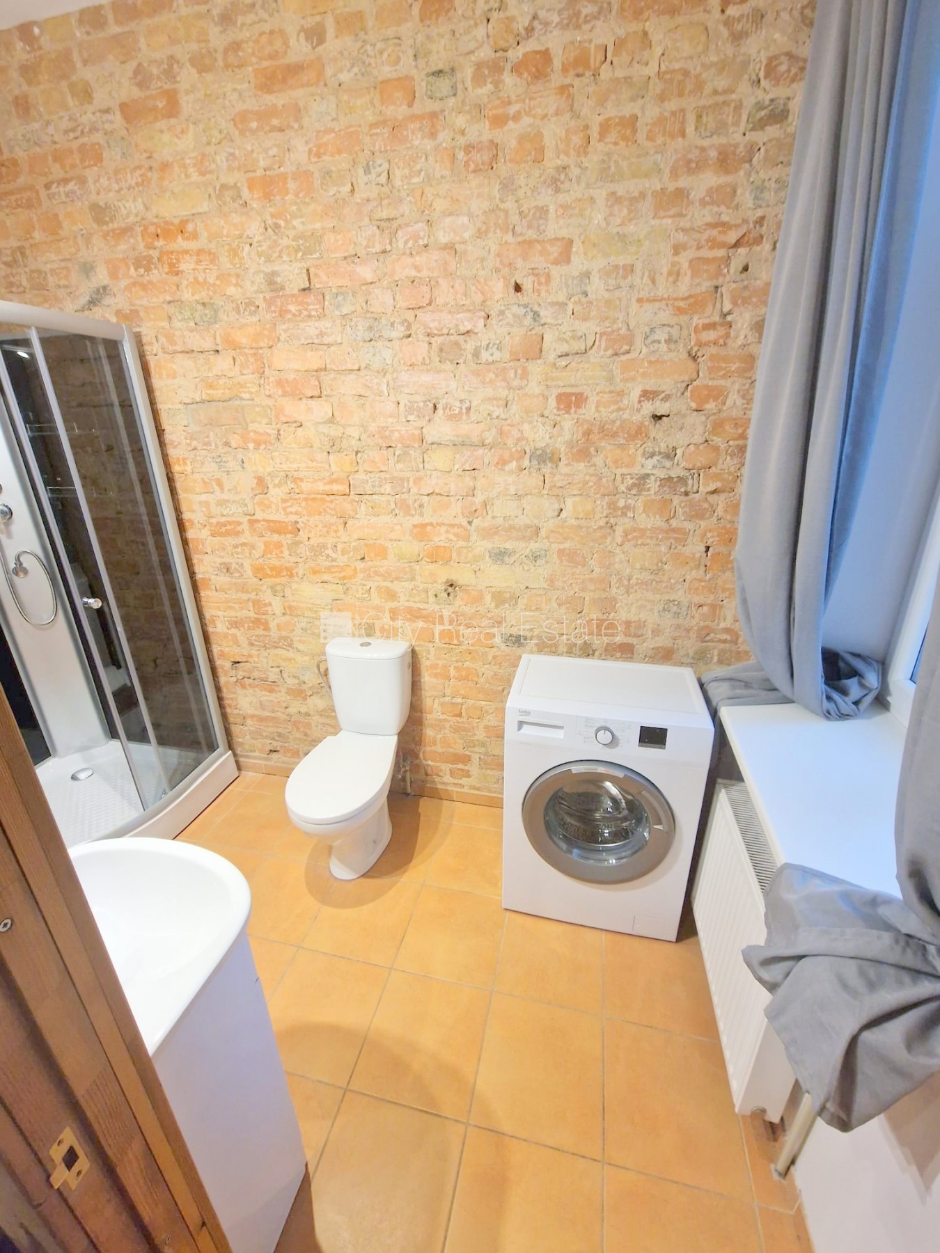 Sludinājumi. Fasādes māja, renovēta māja, labiekārtota apzaļumota teritorija, slēgts pagalms, ieeja no ielas, Cena: 270 EUR/mēn Foto #4