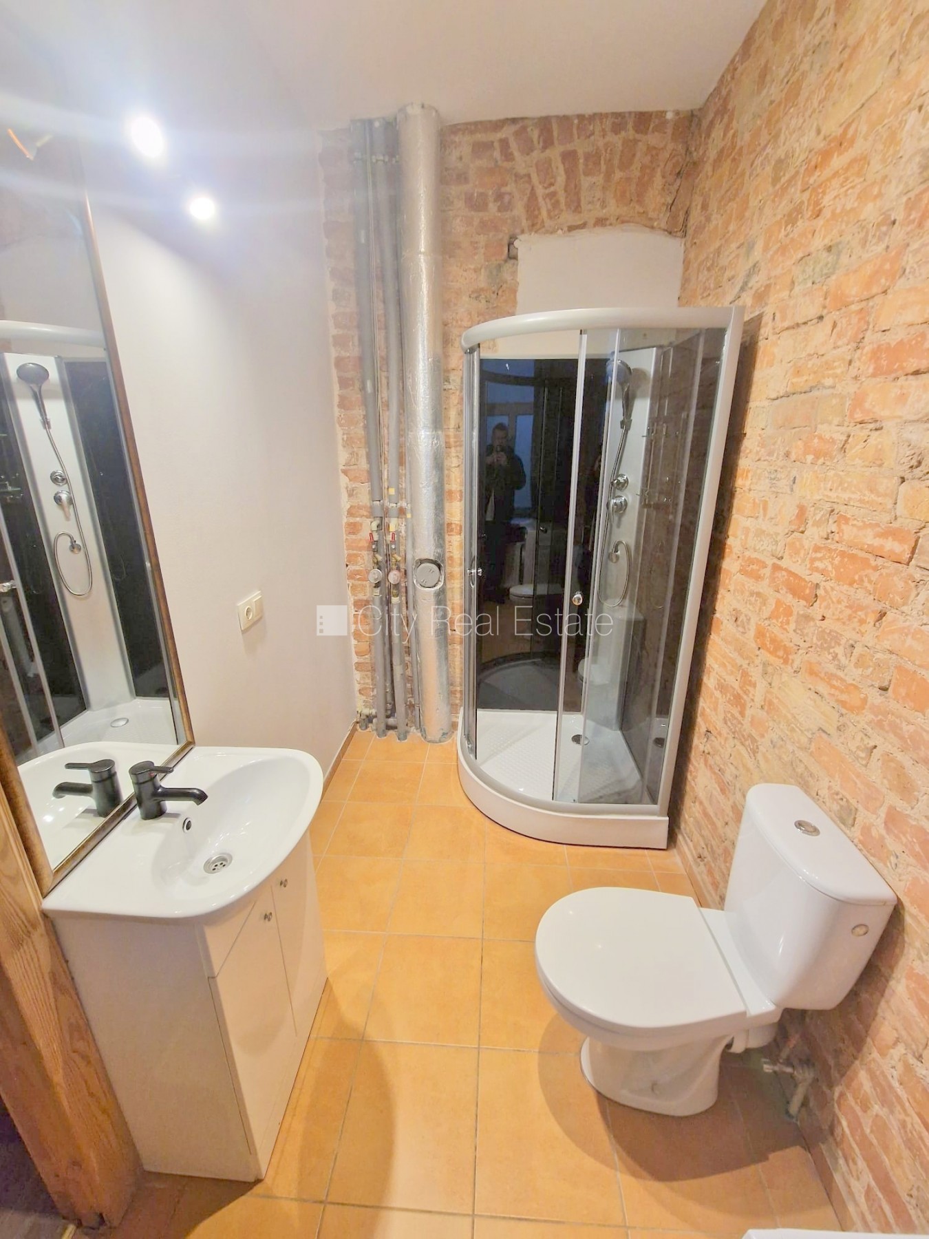 Sludinājumi. Fasādes māja, renovēta māja, labiekārtota apzaļumota teritorija, slēgts pagalms, ieeja no ielas, Cena: 270 EUR/mēn Foto #6