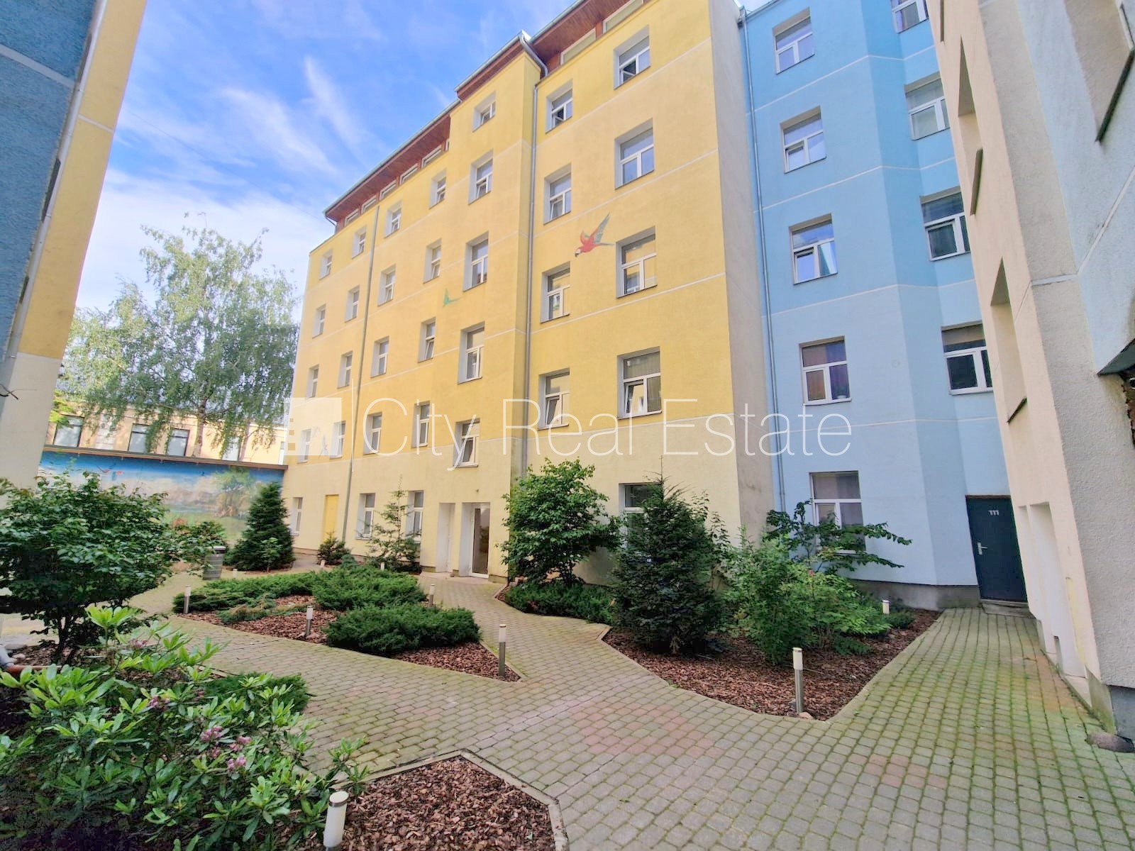 Sludinājumi. Fasādes māja, renovēta māja, labiekārtota apzaļumota teritorija, slēgts pagalms, ieeja no ielas, Cena: 270 EUR/mēn Foto #13