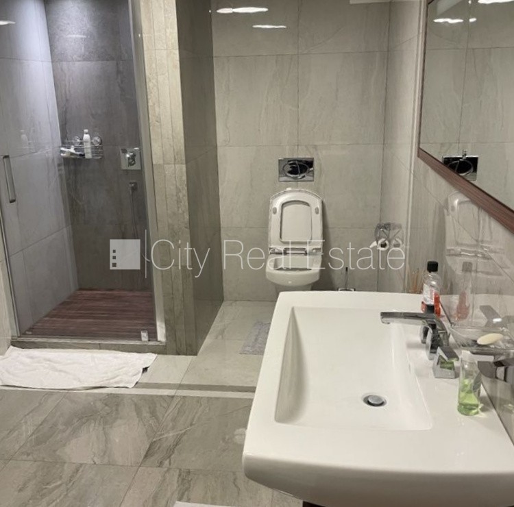 Sludinājumi. Jaunceltne, labiekārtota apzaļumota teritorija, vieta vairākām automašīnām, luksuss apartamenti  Cena: 335000 EUR Foto #19