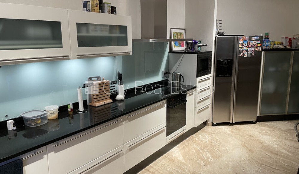 Sludinājumi. Jaunceltne, labiekārtota apzaļumota teritorija, vieta vairākām automašīnām, luksuss apartamenti  Cena: 335000 EUR Foto #3