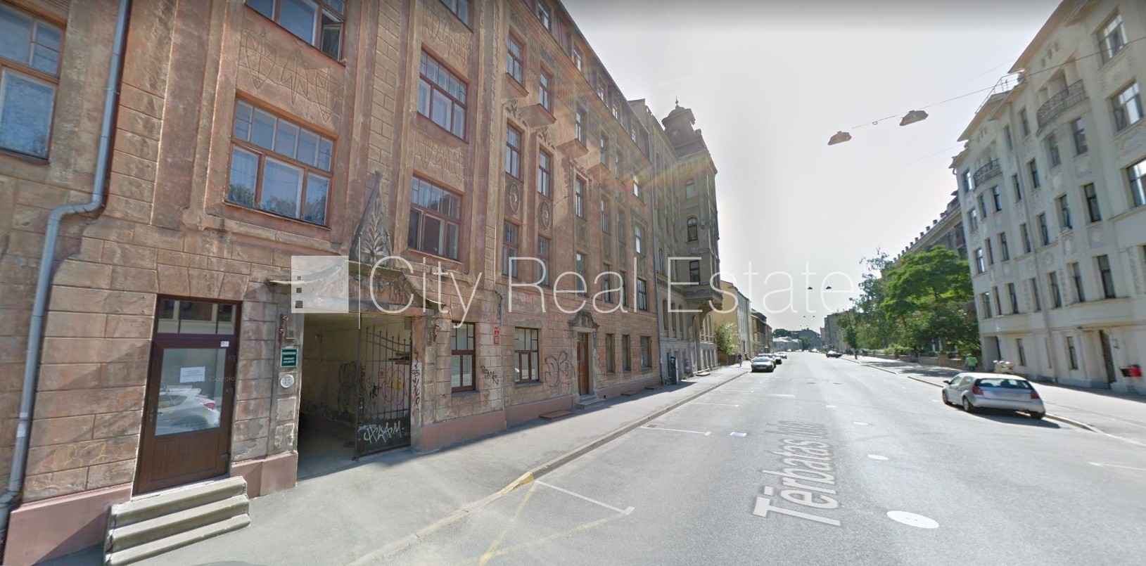 Sludinājumi. Pagalma ēka, slēgts pagalms, ieeja no pagalma, kāpņu telpa pēc kosmētiskā remonta, logi vērsti uz Cena: 360 EUR/mēn Foto #15