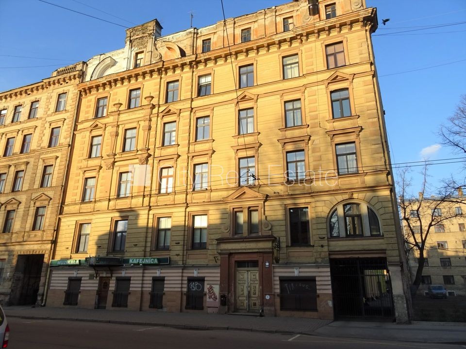 Объявление. Здание во дворе, реновированный дом, благоустроенная озеленённая территория, закрытый двор, Цена: 340 EUR/мес. Foto #11