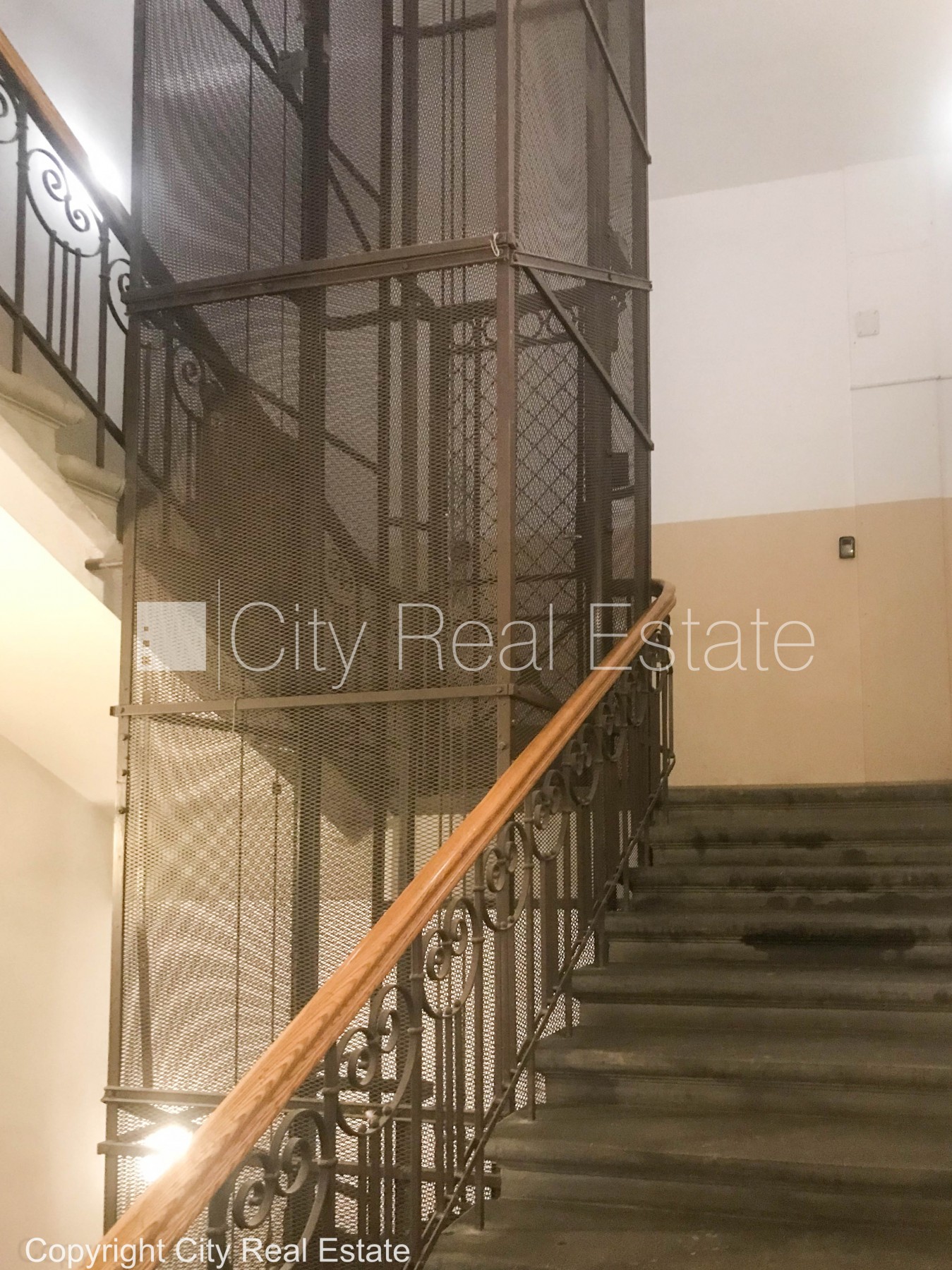 Sludinājumi. Renovēta māja, maksas stāvvieta, ir lifts, guļamistabu skaits 1 gab., viesistaba, viena istaba Cena: 210000 EUR Foto #12