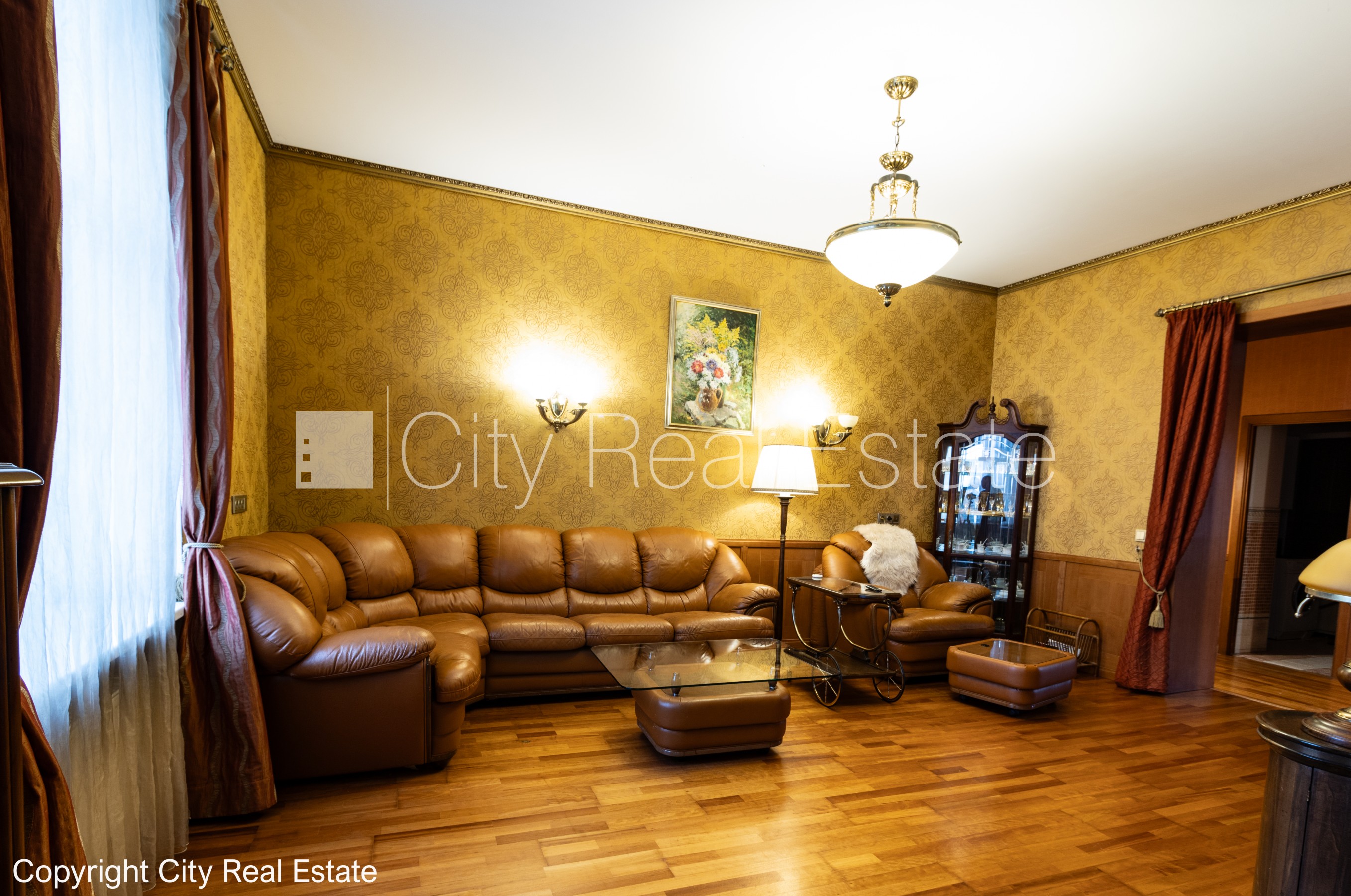 Sludinājumi. Renovēta māja, maksas stāvvieta, ir lifts, guļamistabu skaits 1 gab., viesistaba, viena istaba Cena: 210000 EUR Foto #3