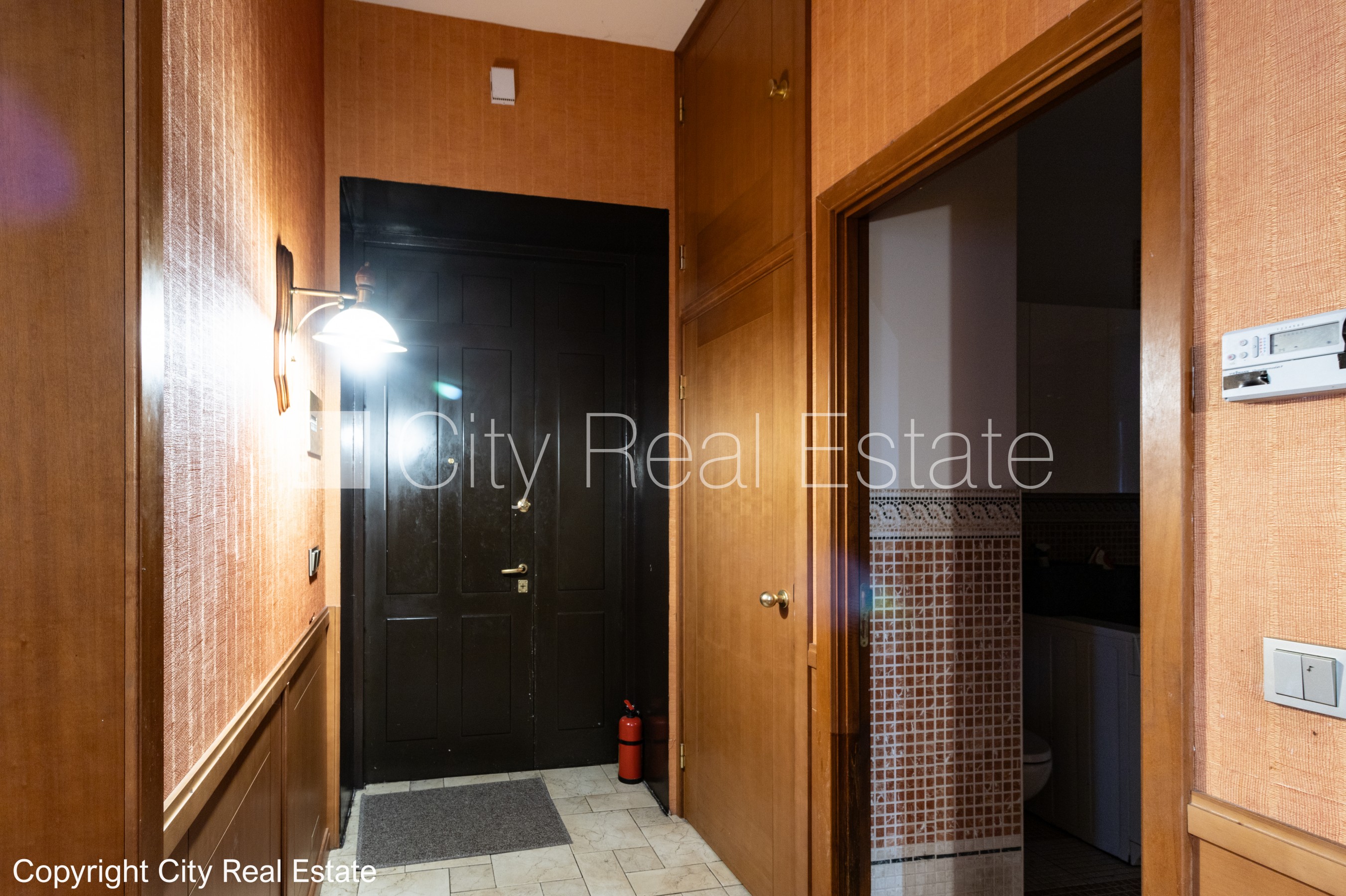Sludinājumi. Renovēta māja, maksas stāvvieta, ir lifts, guļamistabu skaits 1 gab., viesistaba, viena istaba Cena: 210000 EUR Foto #11