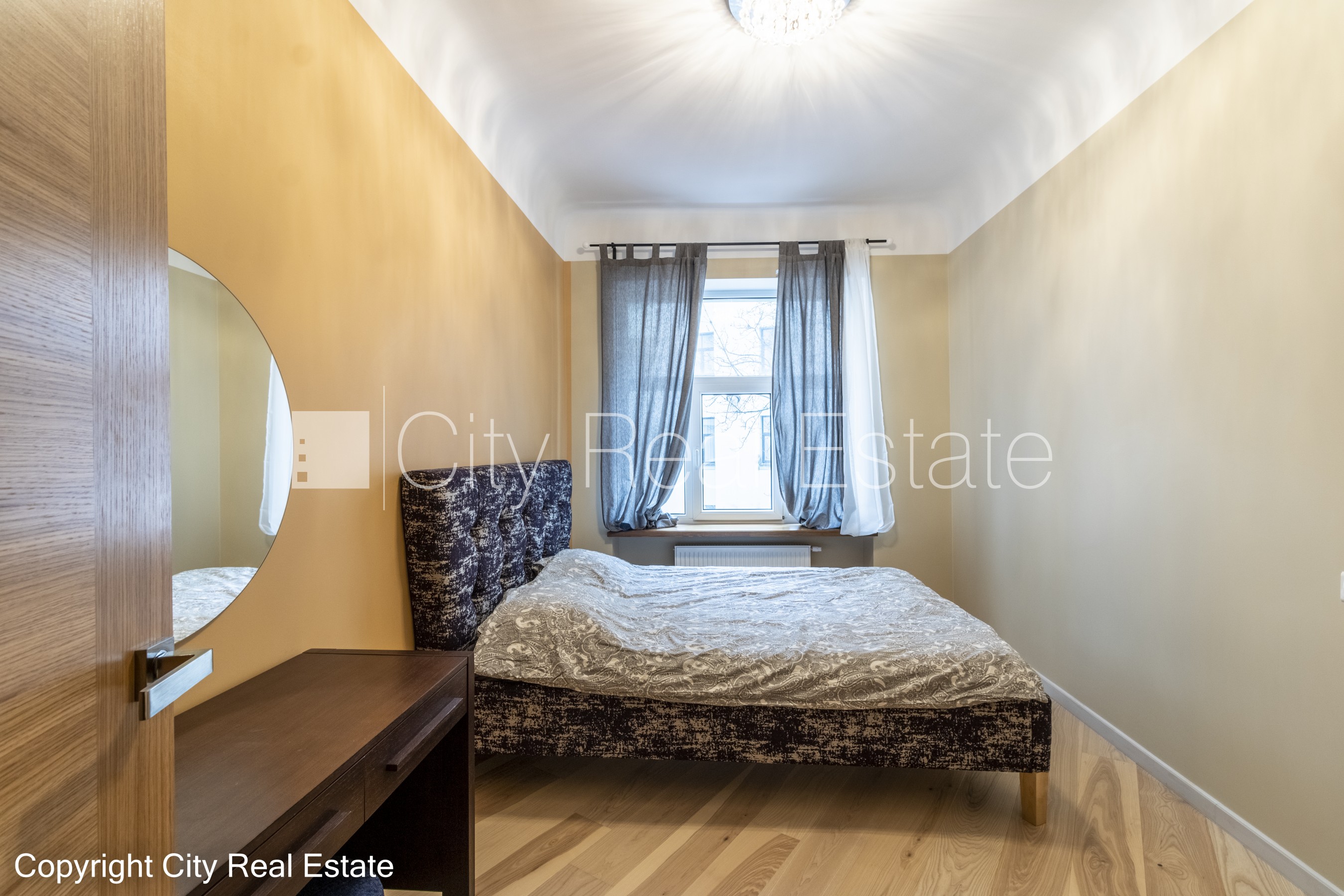 Sludinājumi. Pagalma ēka, renovēta māja, labiekārtota apzaļumota teritorija, ieeja no pagalma, ir lifts, kāpņu Cena: 550 EUR/mēn Foto #9