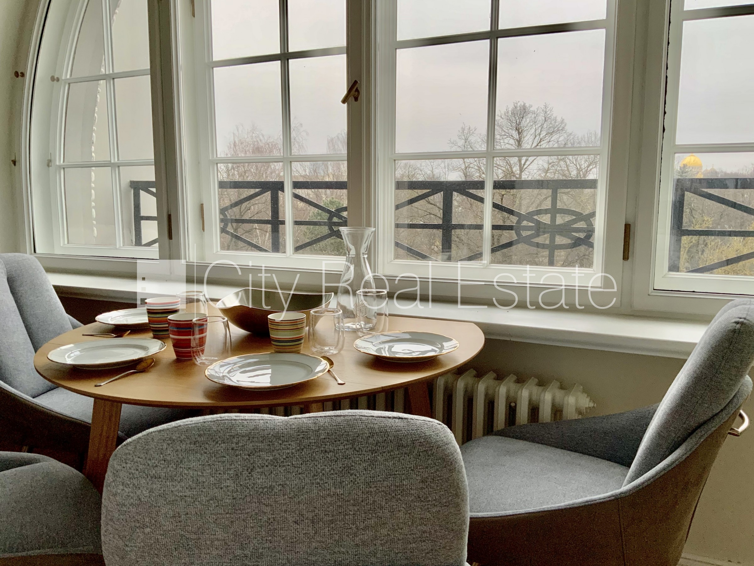 Sludinājumi. Fasādes māja, renovēta māja, labiekārtota apzaļumota teritorija, luksuss apartamenti , ir lifts, Cena: 900 EUR/mēn Foto #2