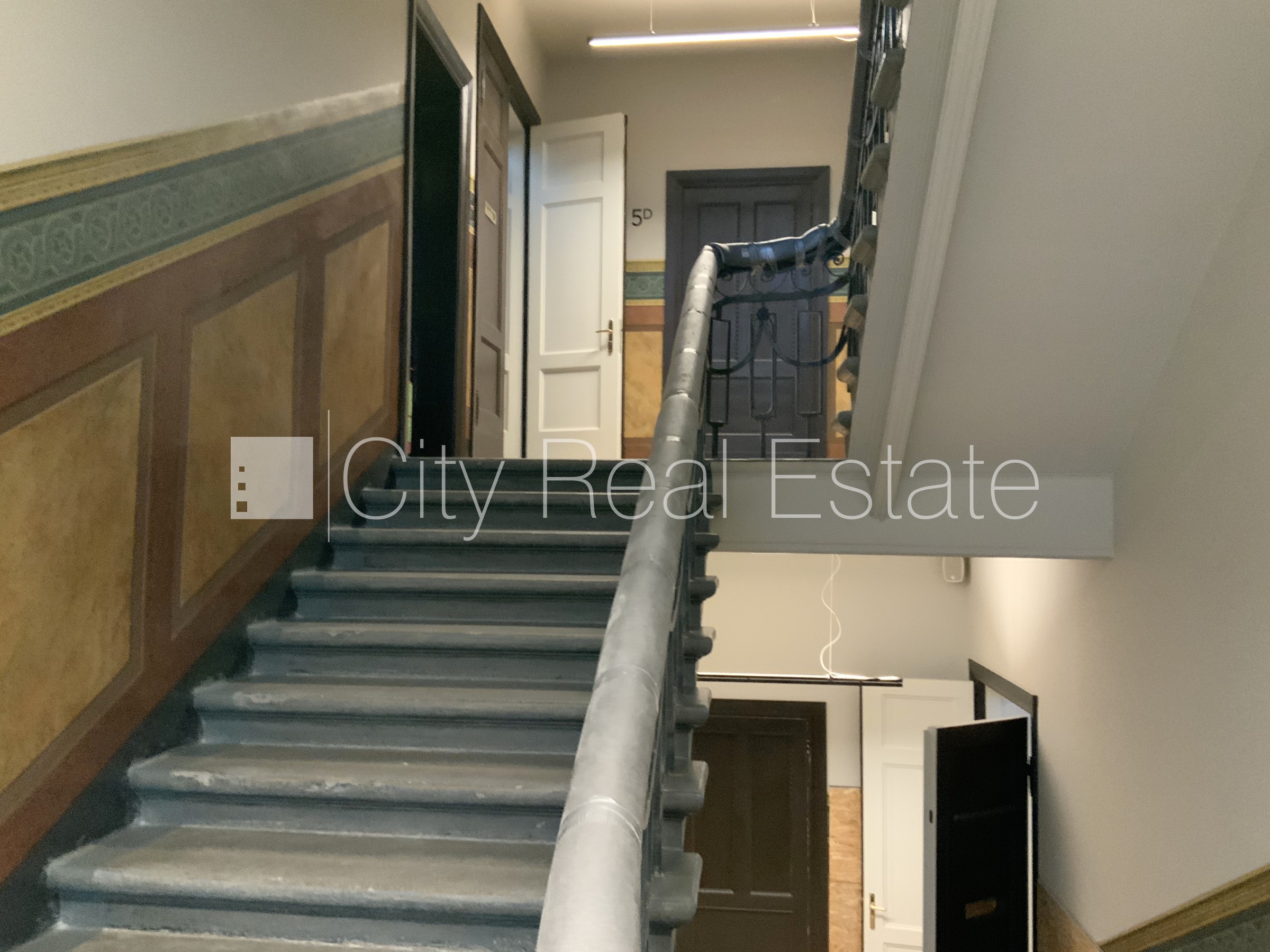 Sludinājumi. Fasādes māja, renovēta māja, labiekārtota apzaļumota teritorija, luksuss apartamenti , ir lifts, Cena: 900 EUR/mēn Foto #19