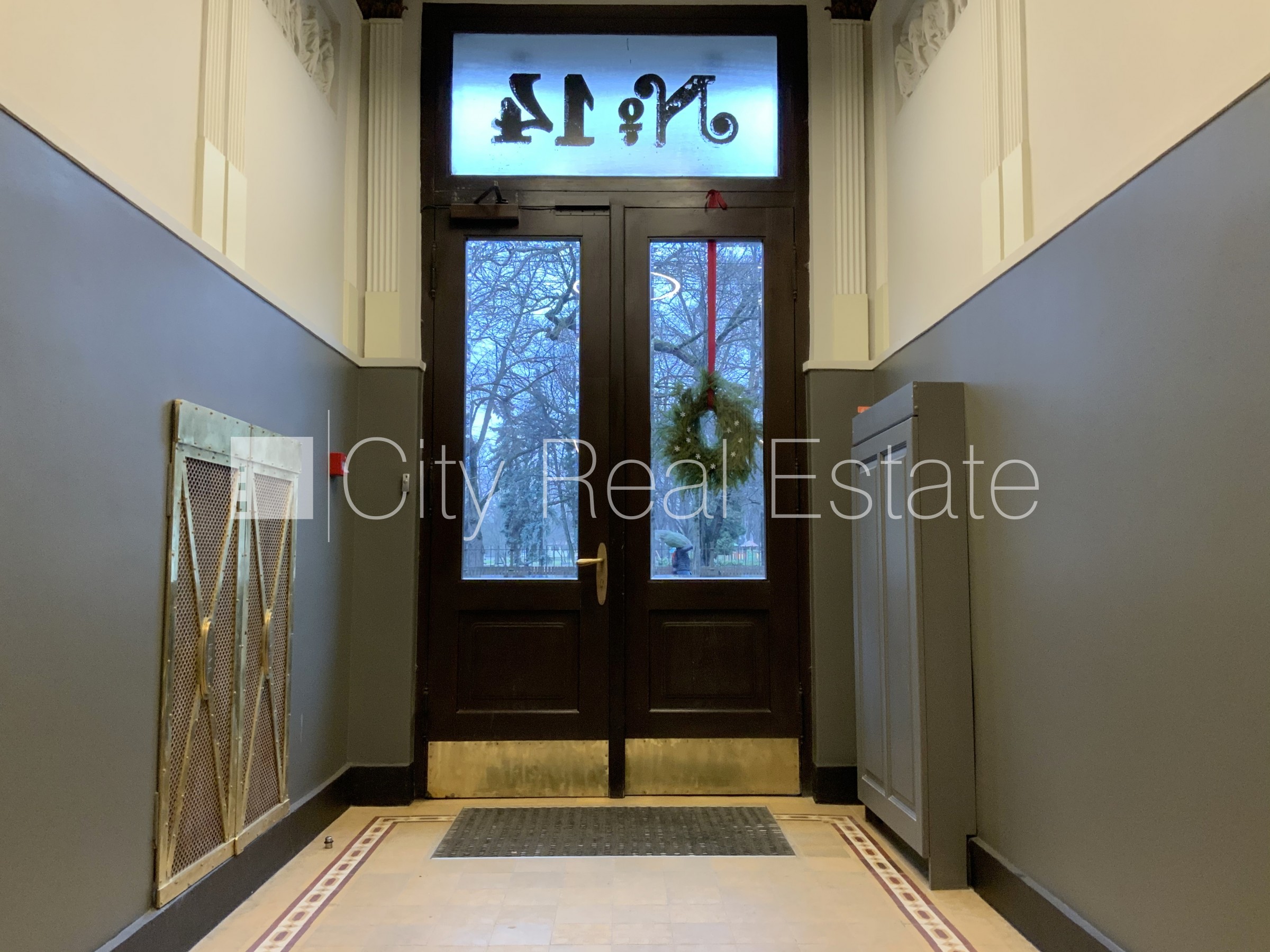 Sludinājumi. Fasādes māja, renovēta māja, labiekārtota apzaļumota teritorija, luksuss apartamenti , ir lifts, Cena: 900 EUR/mēn Foto #18