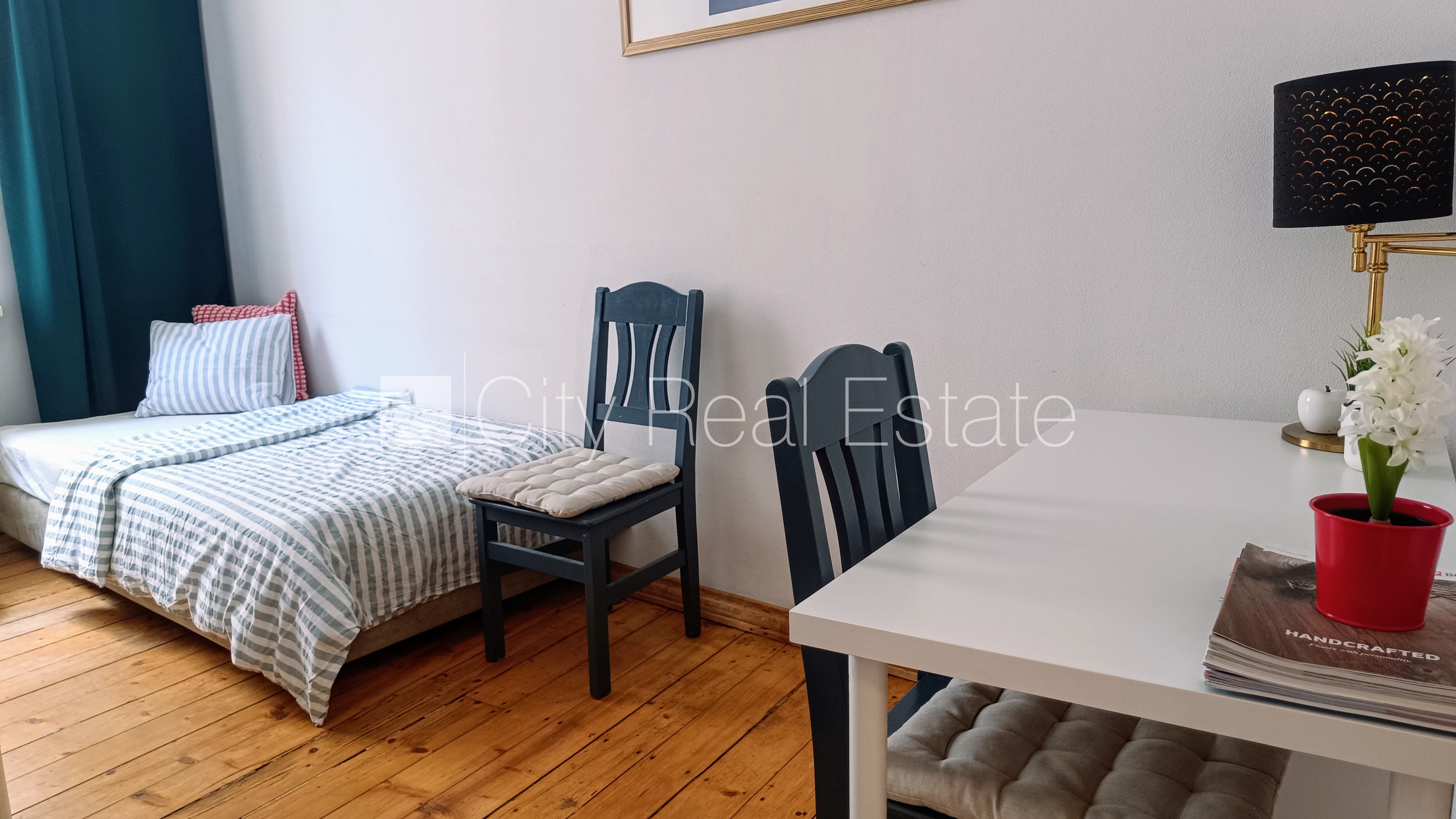 Sludinājumi. Pagalma ēka, renovēta māja, slēgts pagalms, ieeja no pagalma, kāpņu telpa pēc kosmētiskā remonta, Cena: 1000 EUR/mēn Foto #10