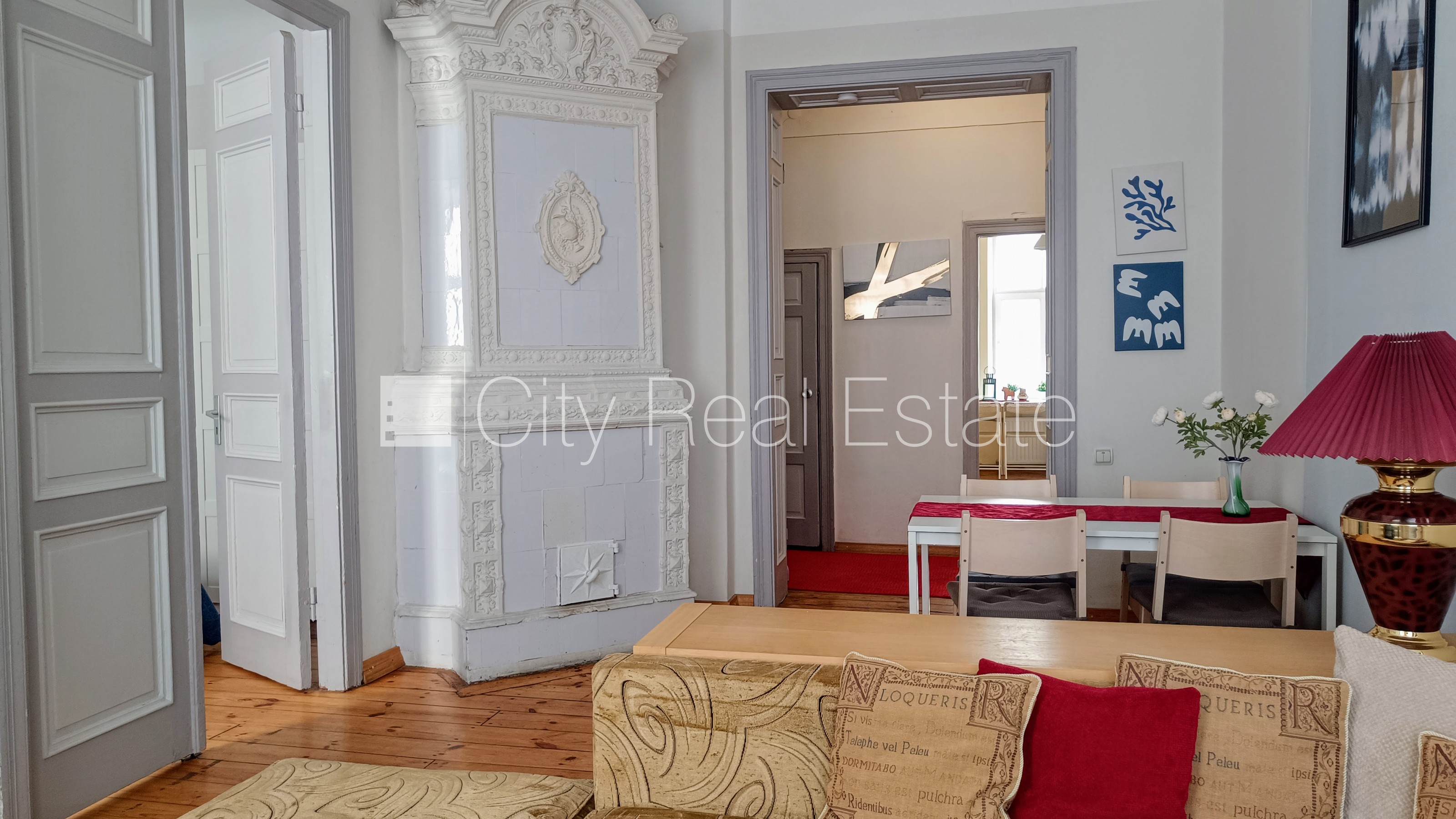 Sludinājumi. Pagalma ēka, renovēta māja, slēgts pagalms, ieeja no pagalma, kāpņu telpa pēc kosmētiskā remonta, Cena: 1000 EUR/mēn Foto #4