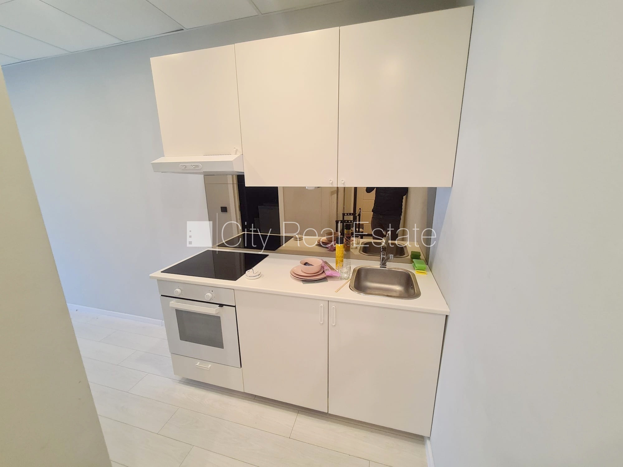 Sludinājumi. Fasādes māja, renovēta māja, ieeja no ielas, ir lifts, kāpņu telpa pēc kapitālā remonta, balkons, Cena: 350 EUR/mēn Foto #10