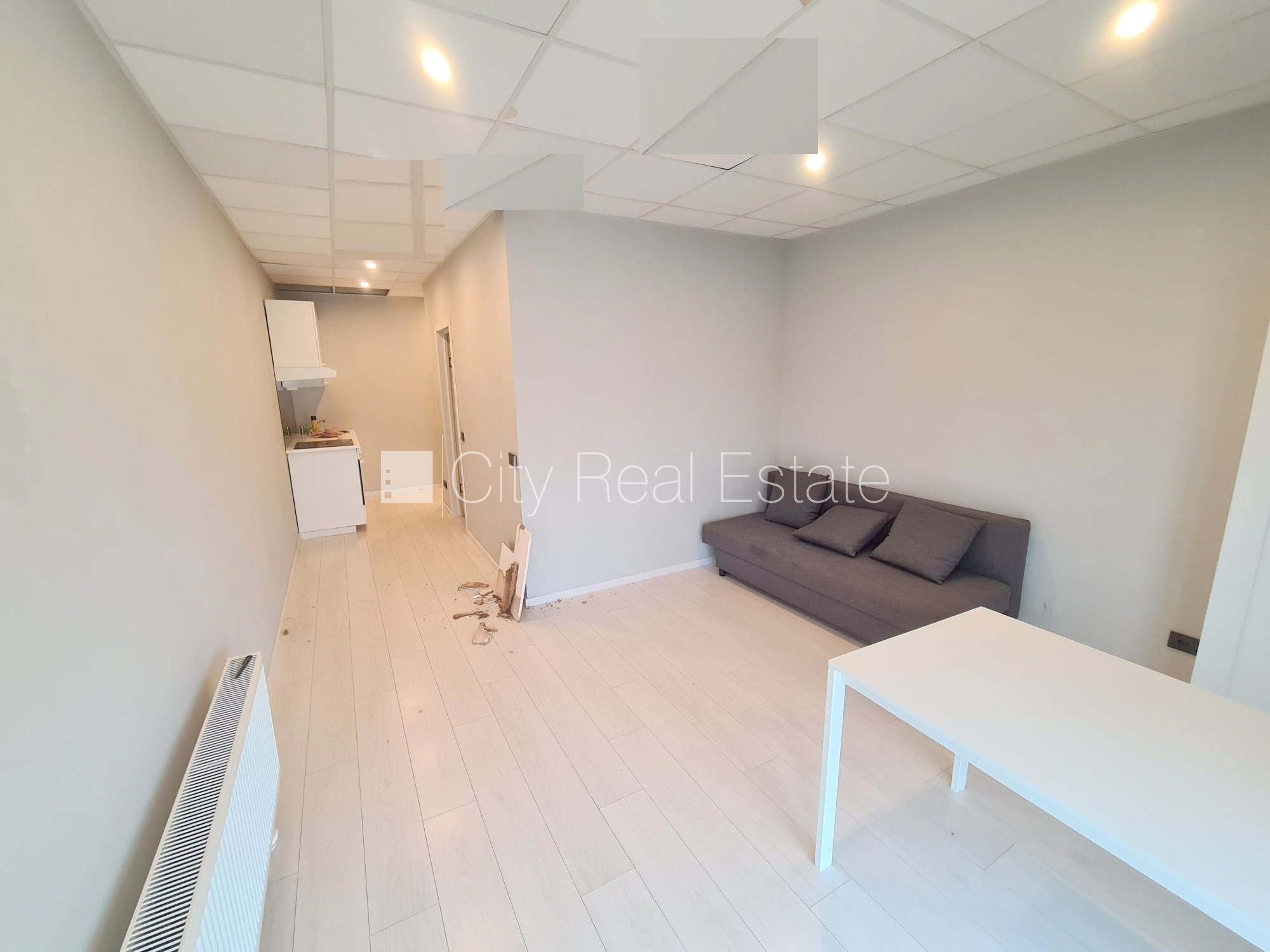 Sludinājumi. Fasādes māja, renovēta māja, ieeja no ielas, ir lifts, kāpņu telpa pēc kapitālā remonta, balkons, Cena: 350 EUR/mēn Foto #9