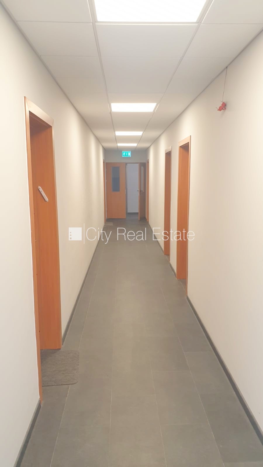 Объявление. Фасадный дом, реновированный дом, вход с улицы, лифт, лестничная клетка после капитального ремонта, Цена: 300 EUR/мес. Foto #14