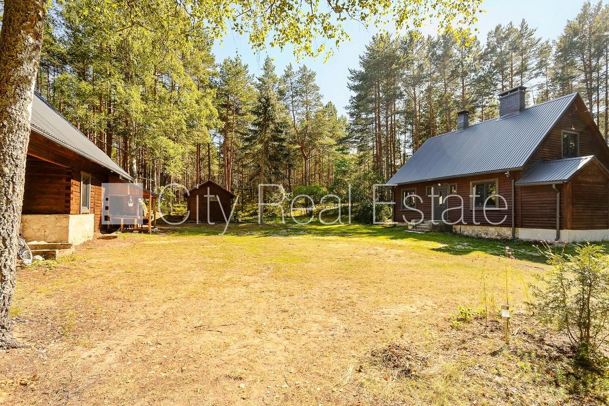 Sludinājumi. Zeme īpašumā, privātmāja, zaļā teritorija, garāža vienai automašīnai, istabas izolētas, virtuve, Cena: 230000 EUR Foto #4