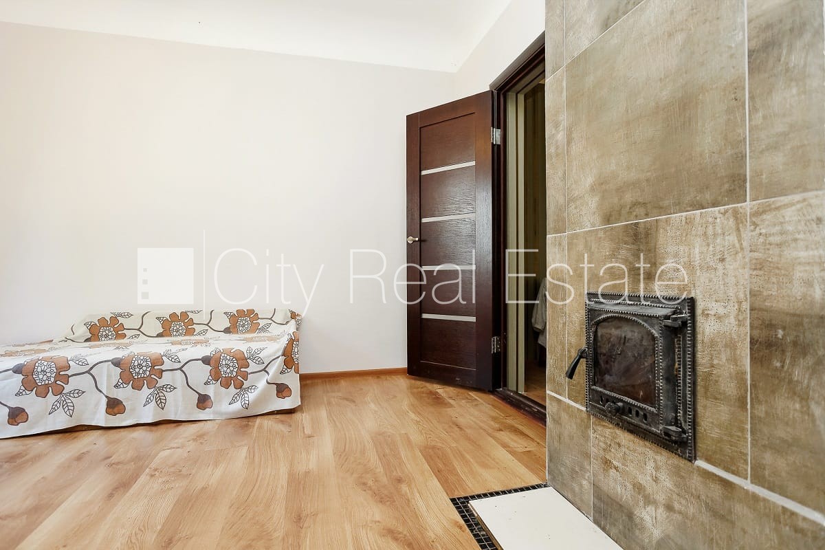 Sludinājumi. Zeme īpašumā, privātmāja, zaļā teritorija, garāža vienai automašīnai, istabas izolētas, virtuve, Cena: 230000 EUR Foto #10