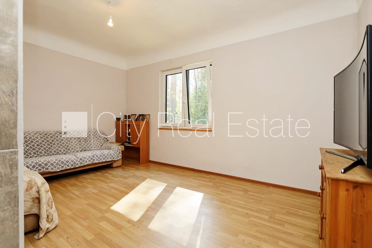 Sludinājumi. Zeme īpašumā, privātmāja, zaļā teritorija, garāža vienai automašīnai, istabas izolētas, virtuve, Cena: 230000 EUR Foto #16