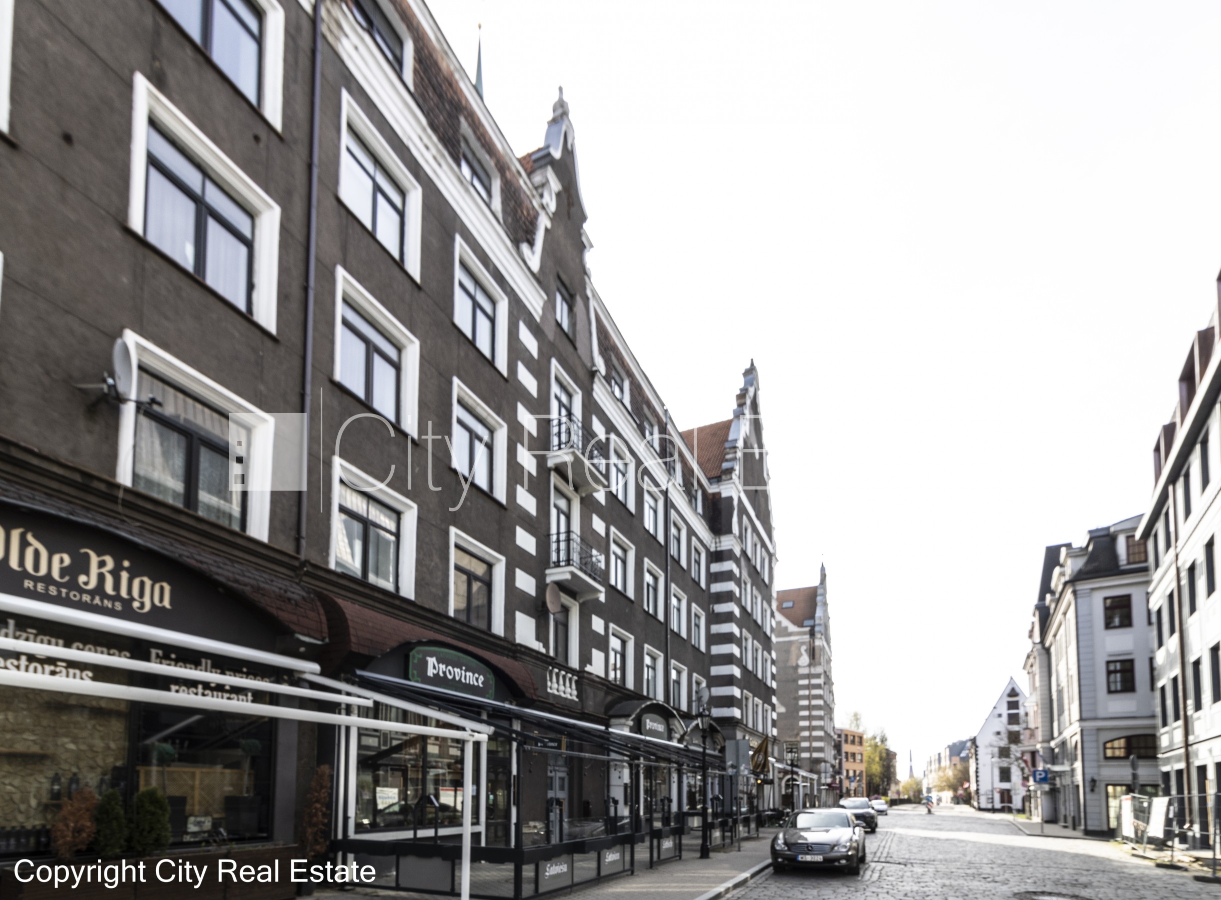 Объявление. Фасадный дом, вход с улицы, терасса, окна выходят на улицу, в доме подключено 3 фазовое Цена: 1500 EUR/мес. Foto #20