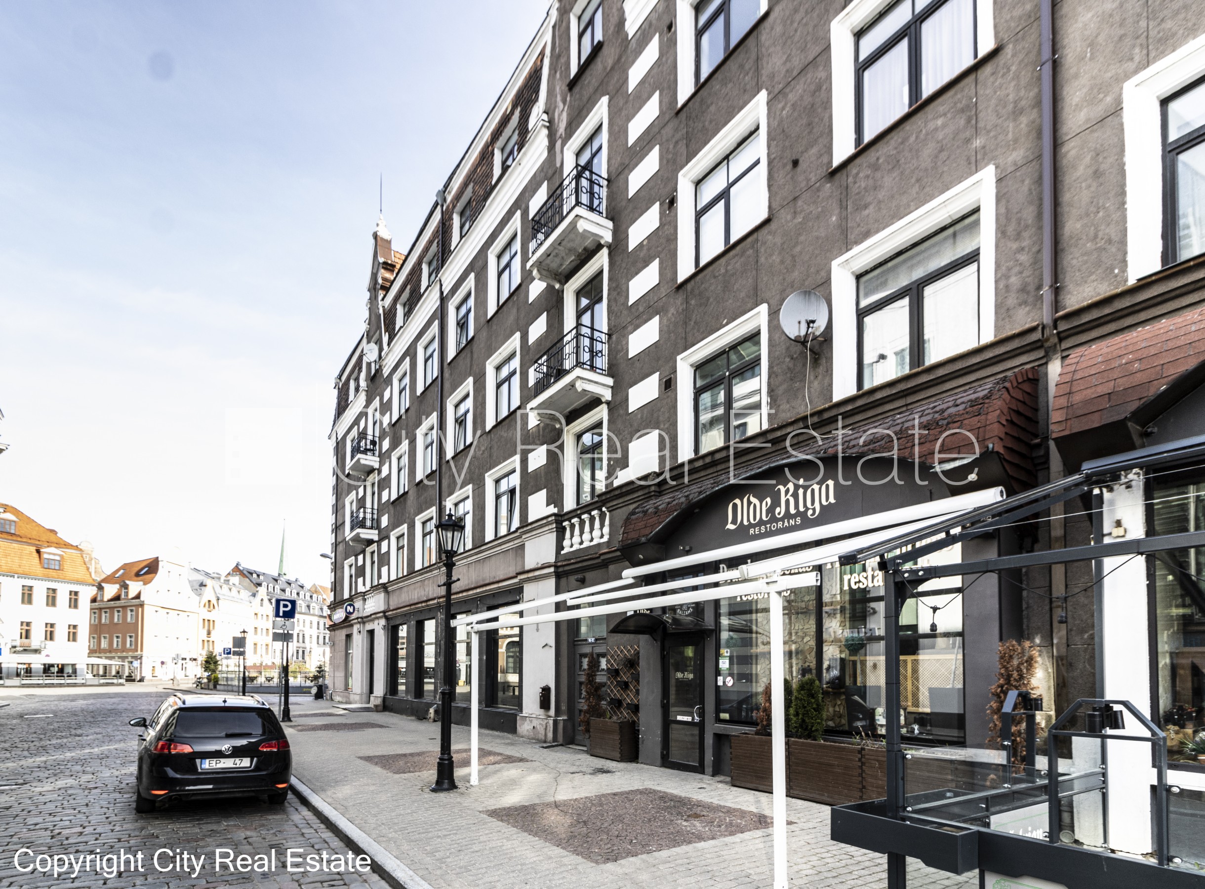 Объявление. Фасадный дом, вход с улицы, терасса, окна выходят на улицу, в доме подключено 3 фазовое Цена: 1500 EUR/мес. Foto #19