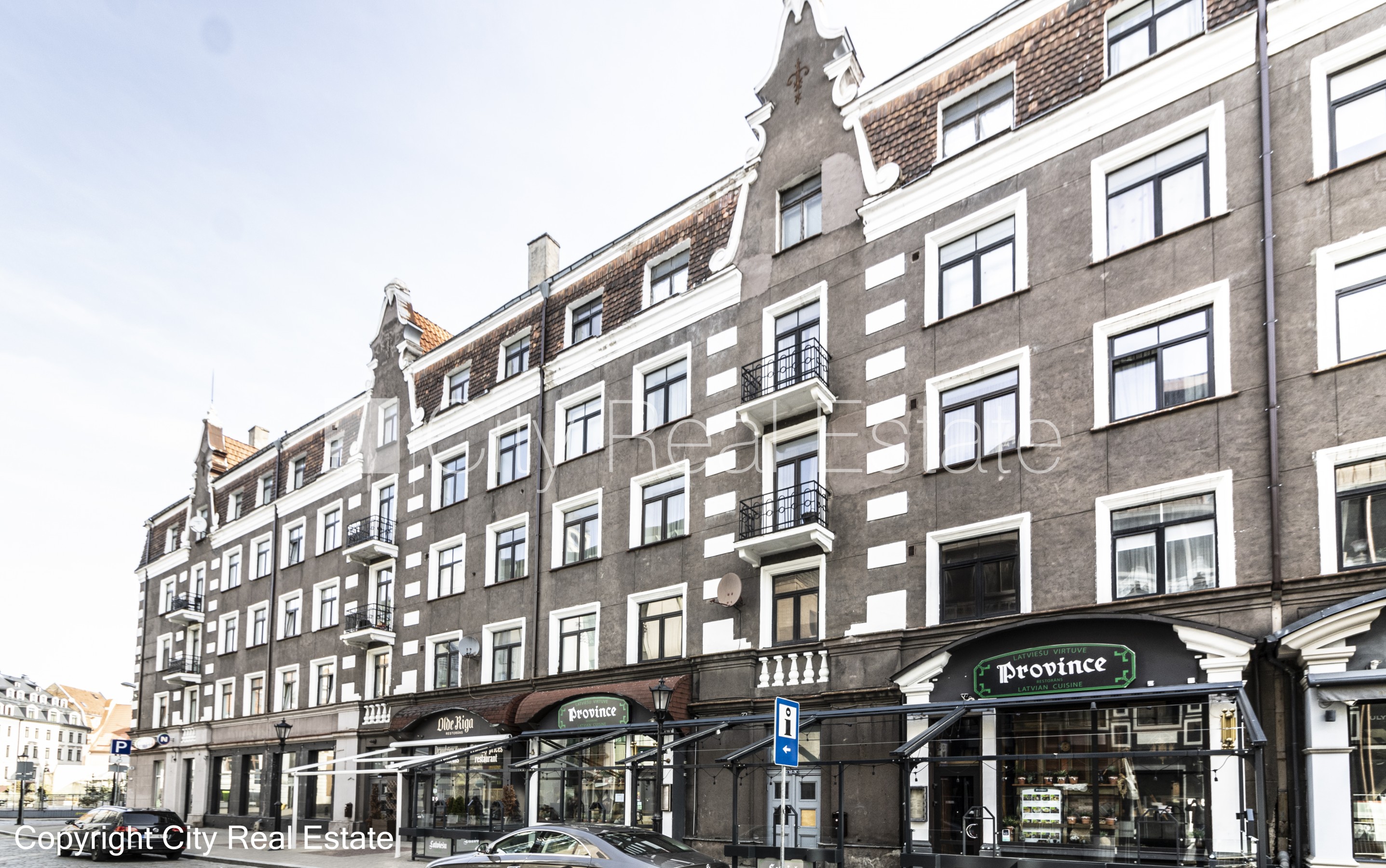 Объявление. Фасадный дом, вход с улицы, терасса, окна выходят на улицу, в доме подключено 3 фазовое Цена: 1500 EUR/мес. Foto #21