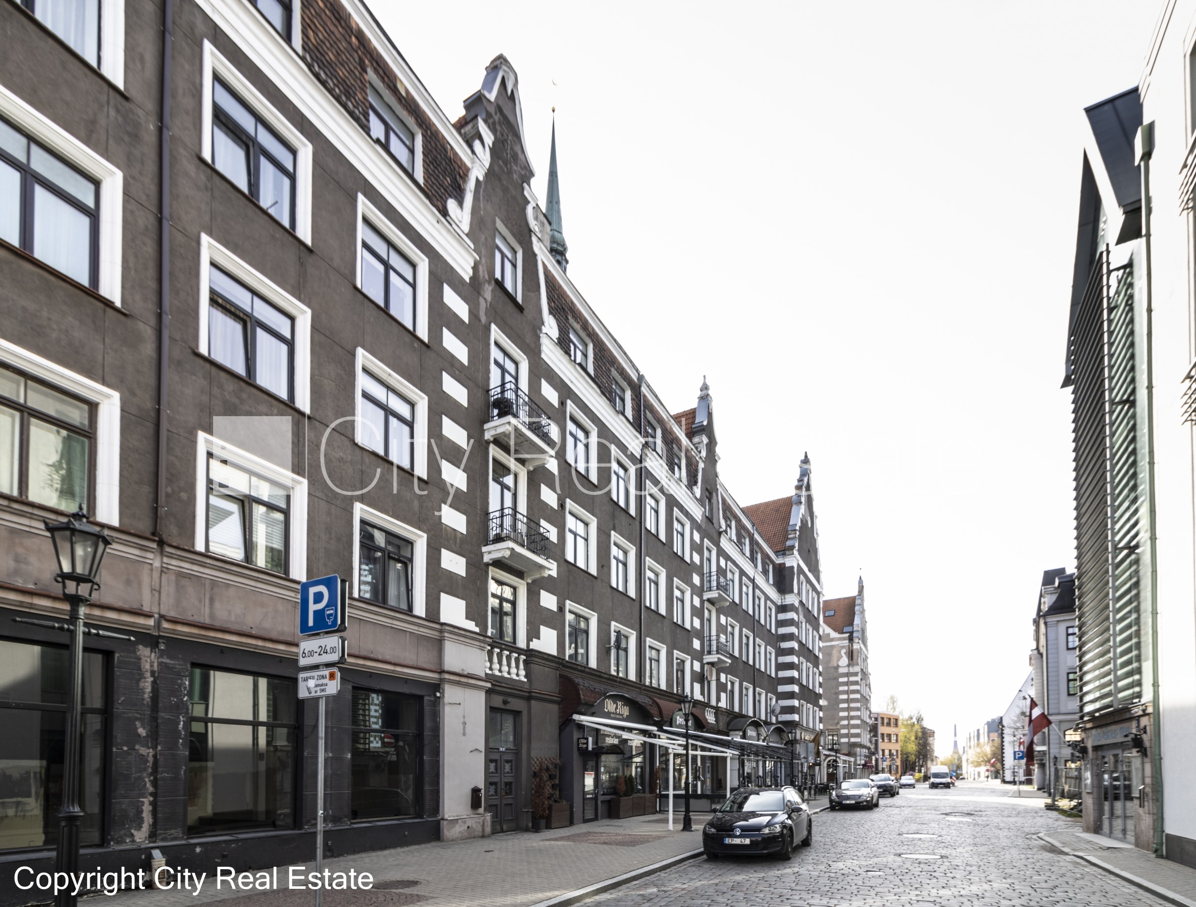 Объявление. Фасадный дом, вход с улицы, терасса, окна выходят на улицу, в доме подключено 3 фазовое Цена: 1500 EUR/мес. Foto #22