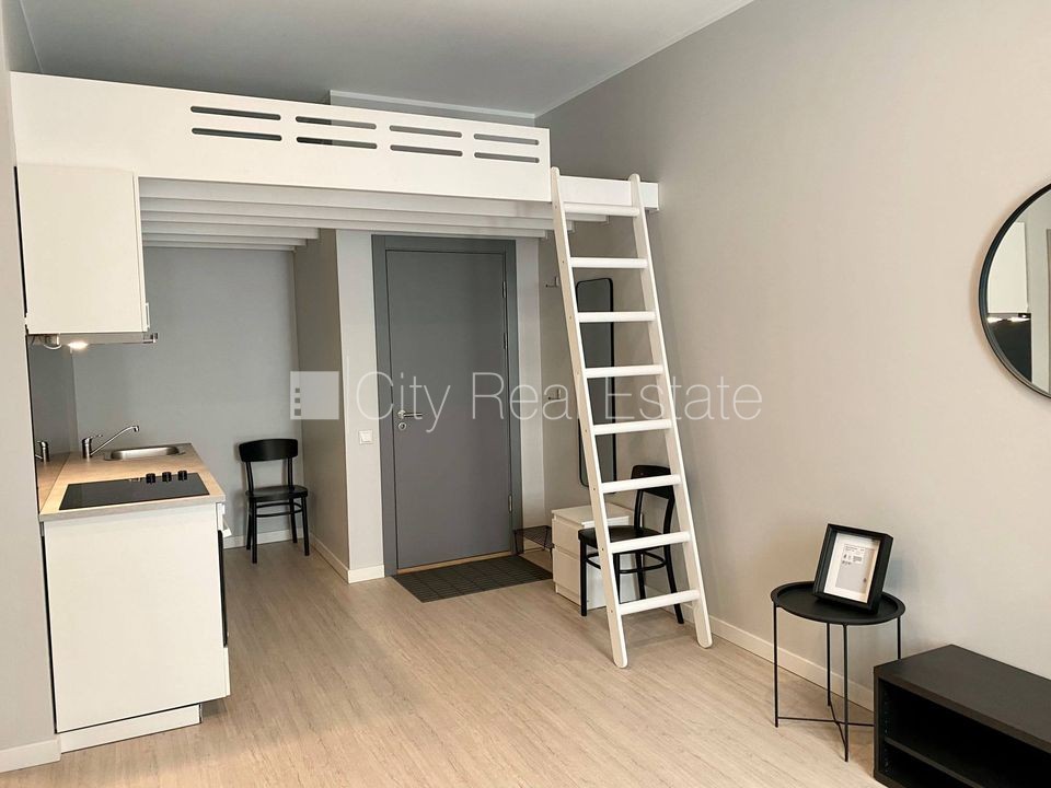 Sludinājumi. Pagalma ēka, renovēta māja, labiekārtots apzaļumots pagalms, slēgts pagalms, ieeja no ielas un Cena: 350 EUR/mēn Foto #8