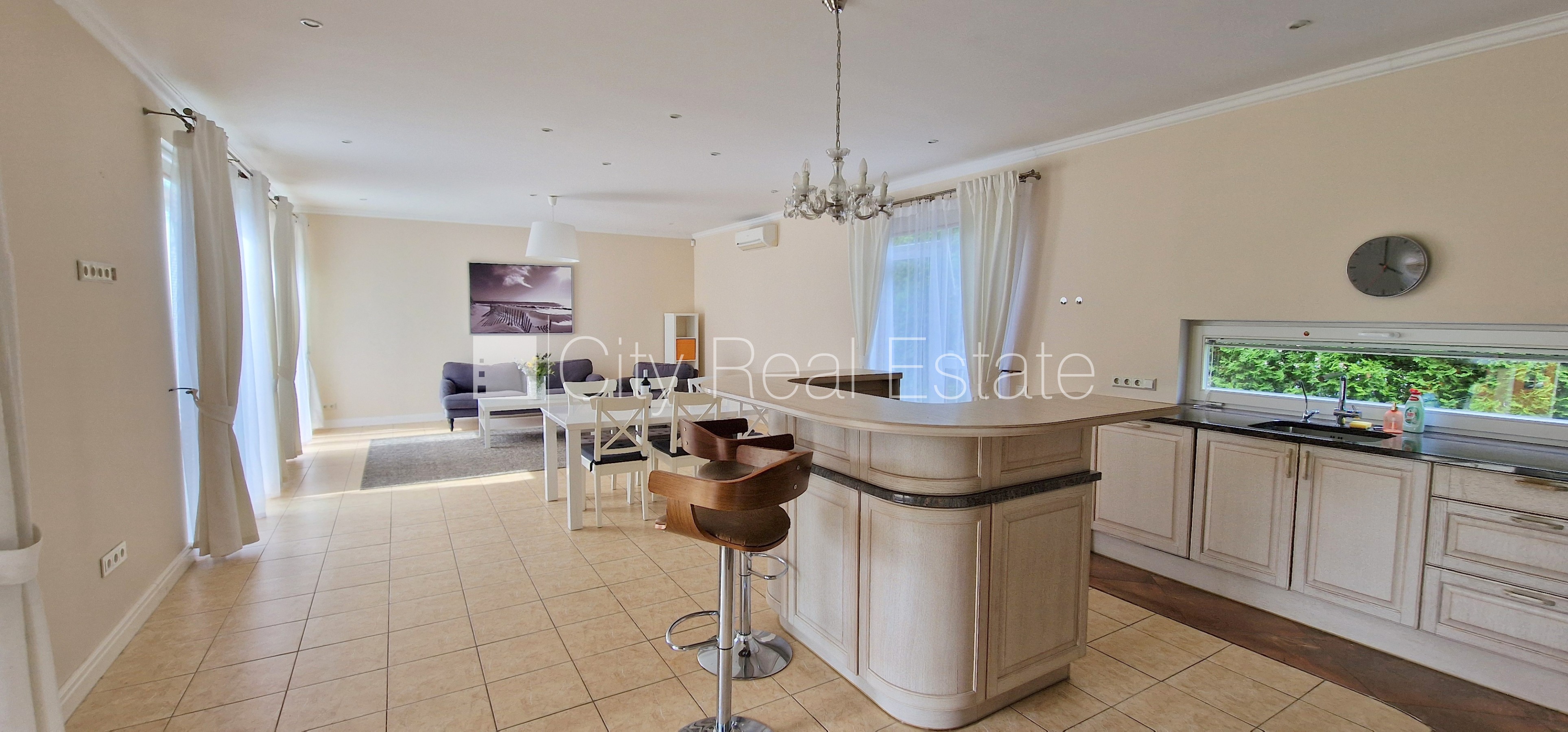 Sludinājumi. Privātmāja, jaunceltne, labiekārtota apzaļumota teritorija 1100 m2, bruģēts piebraucamais ceļš, Cena: 1600 EUR/mēn Foto #5