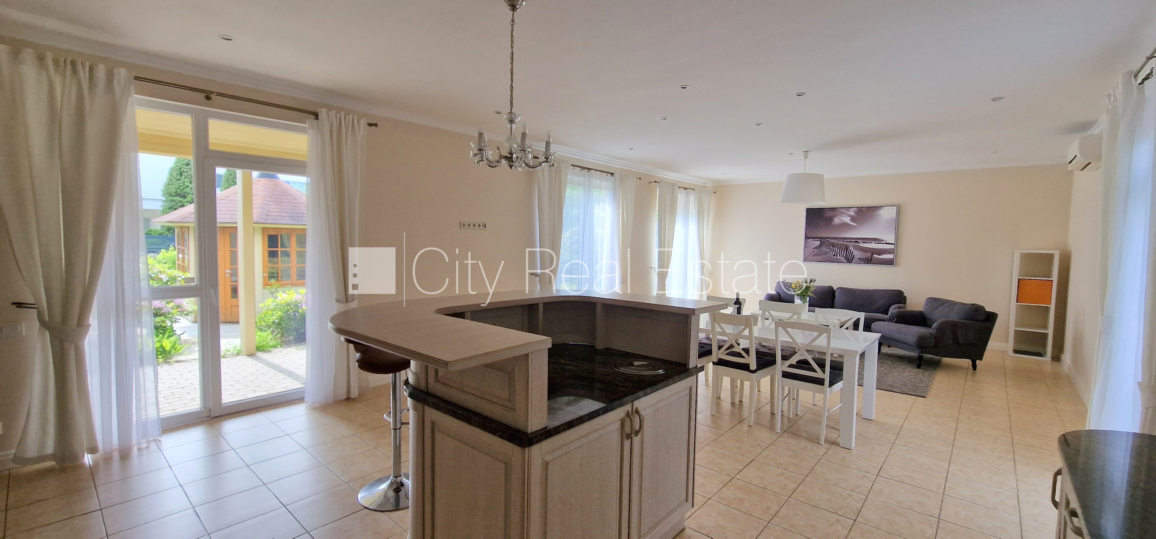 Sludinājumi. Privātmāja, jaunceltne, labiekārtota apzaļumota teritorija 1100 m2, bruģēts piebraucamais ceļš, Cena: 1600 EUR/mēn Foto #7