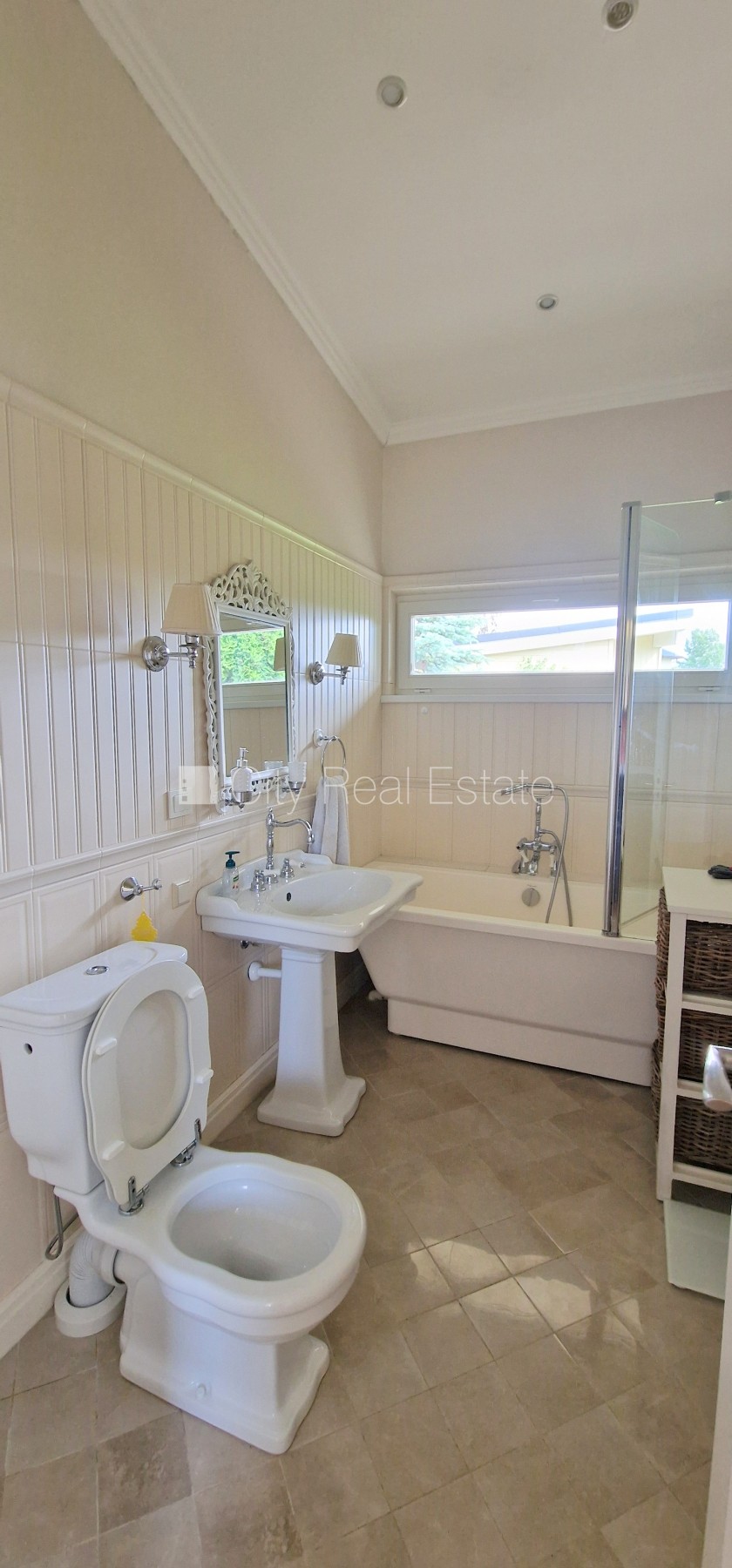 Sludinājumi. Privātmāja, jaunceltne, labiekārtota apzaļumota teritorija 1100 m2, bruģēts piebraucamais ceļš, Cena: 1600 EUR/mēn Foto #23