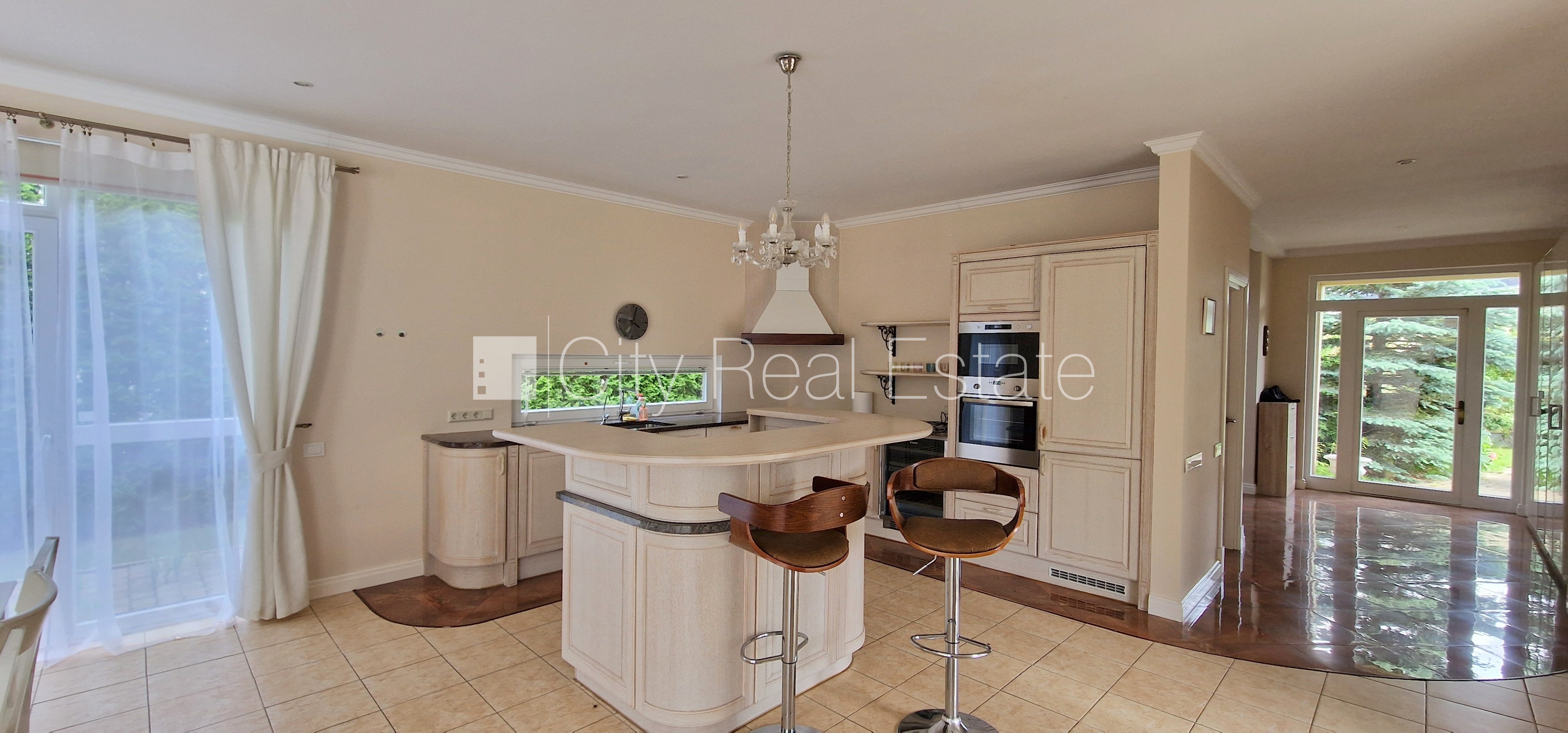 Sludinājumi. Privātmāja, jaunceltne, labiekārtota apzaļumota teritorija 1100 m2, bruģēts piebraucamais ceļš, Cena: 1600 EUR/mēn Foto #12