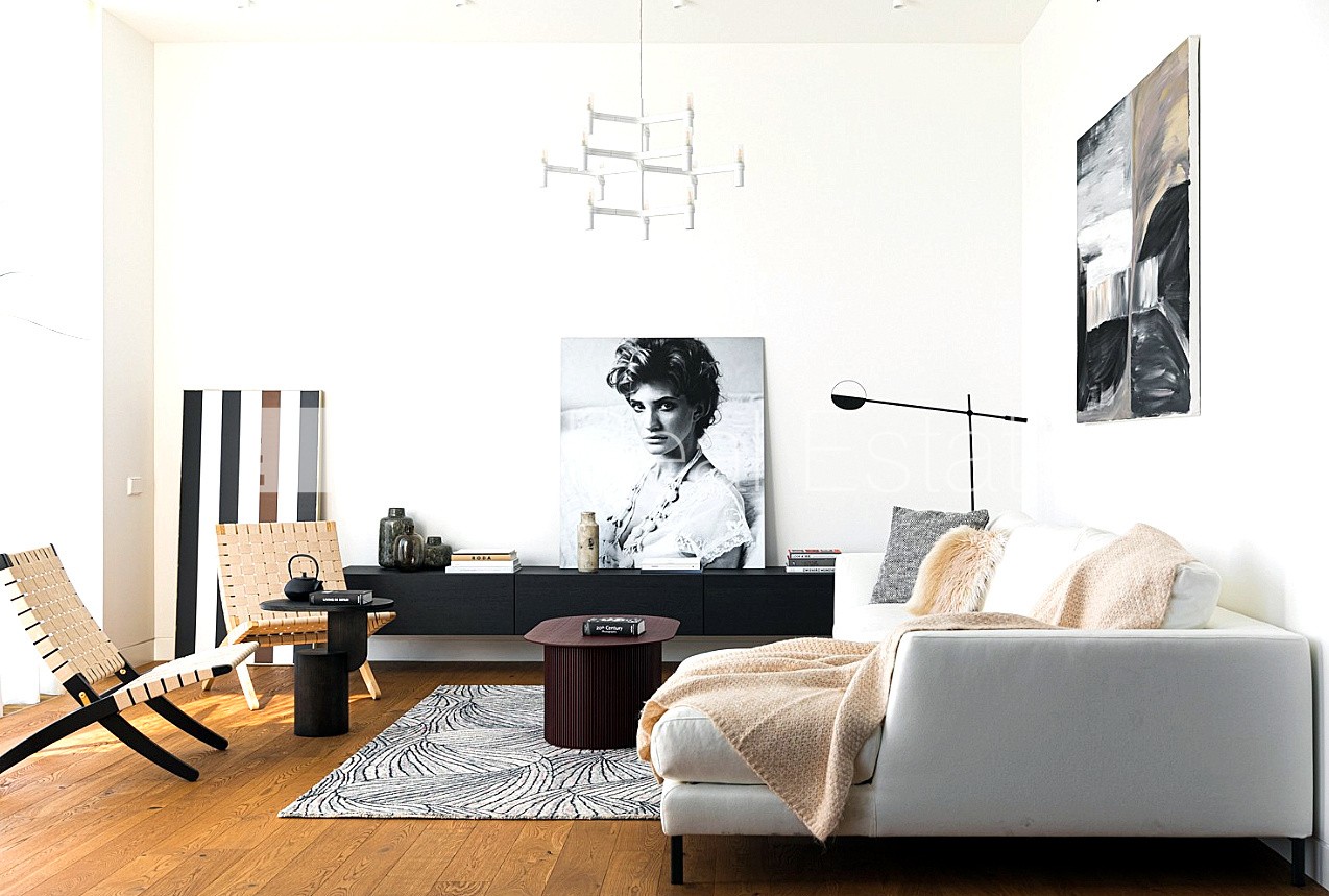 Sludinājumi. Rindu māja, jaunceltne, labiekārtota apzaļumota teritorija, teritorijas iebrauktuves vārti aprīkoti Cena: 576000 EUR Foto #1