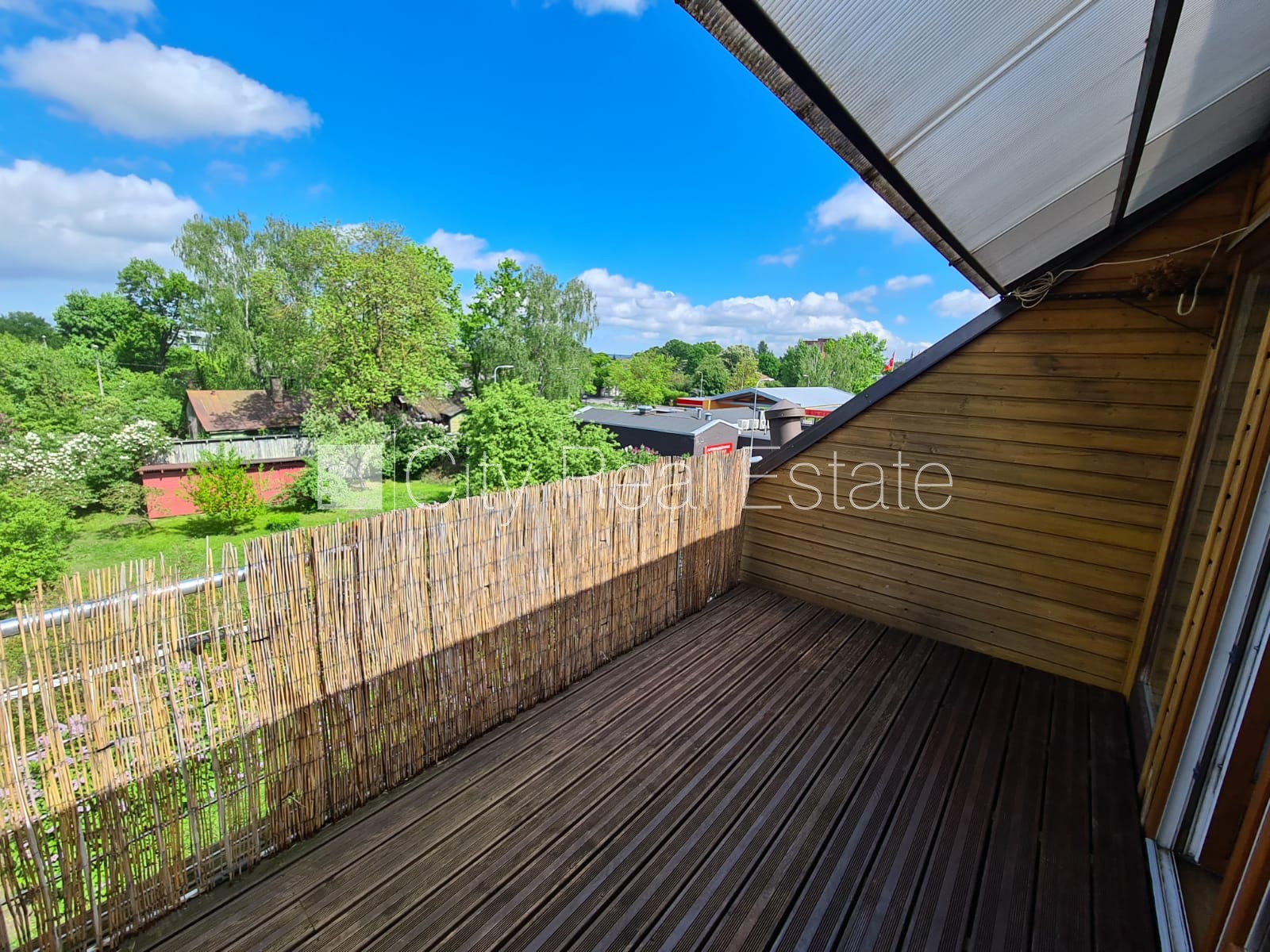 Sludinājumi. Namīpašums, restaurēta māja, labiekārtots apzaļumots pagalms, slēgta teritorija, iespēja nomāt Cena: 550 EUR/mēn Foto #11