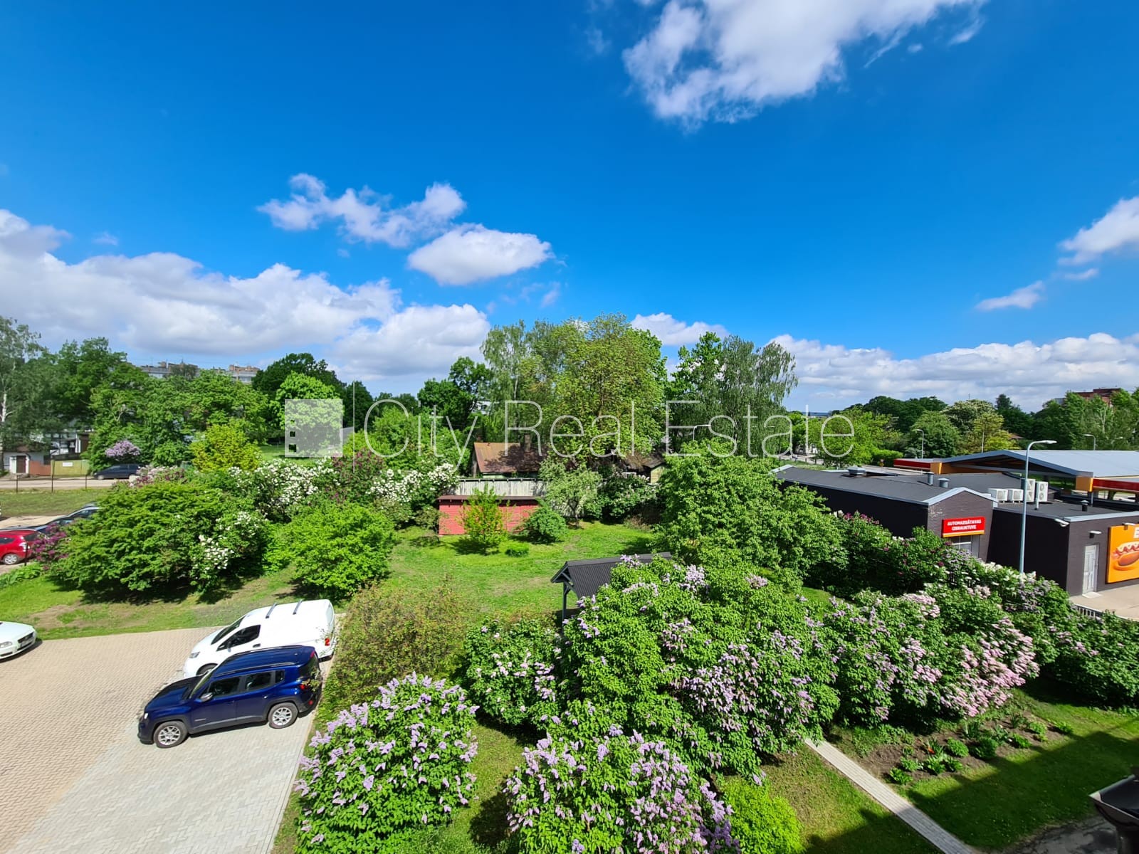 Sludinājumi. Namīpašums, restaurēta māja, labiekārtots apzaļumots pagalms, slēgta teritorija, iespēja nomāt Cena: 550 EUR/mēn Foto #24