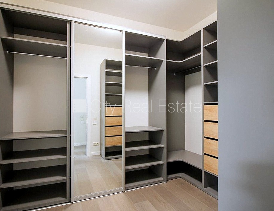 Sludinājumi. Zeme īpašumā, jaunceltne, labiekārtota apzaļumota teritorija, bruģēts piebraucamais ceļš, Cena: 340000 EUR Foto #15