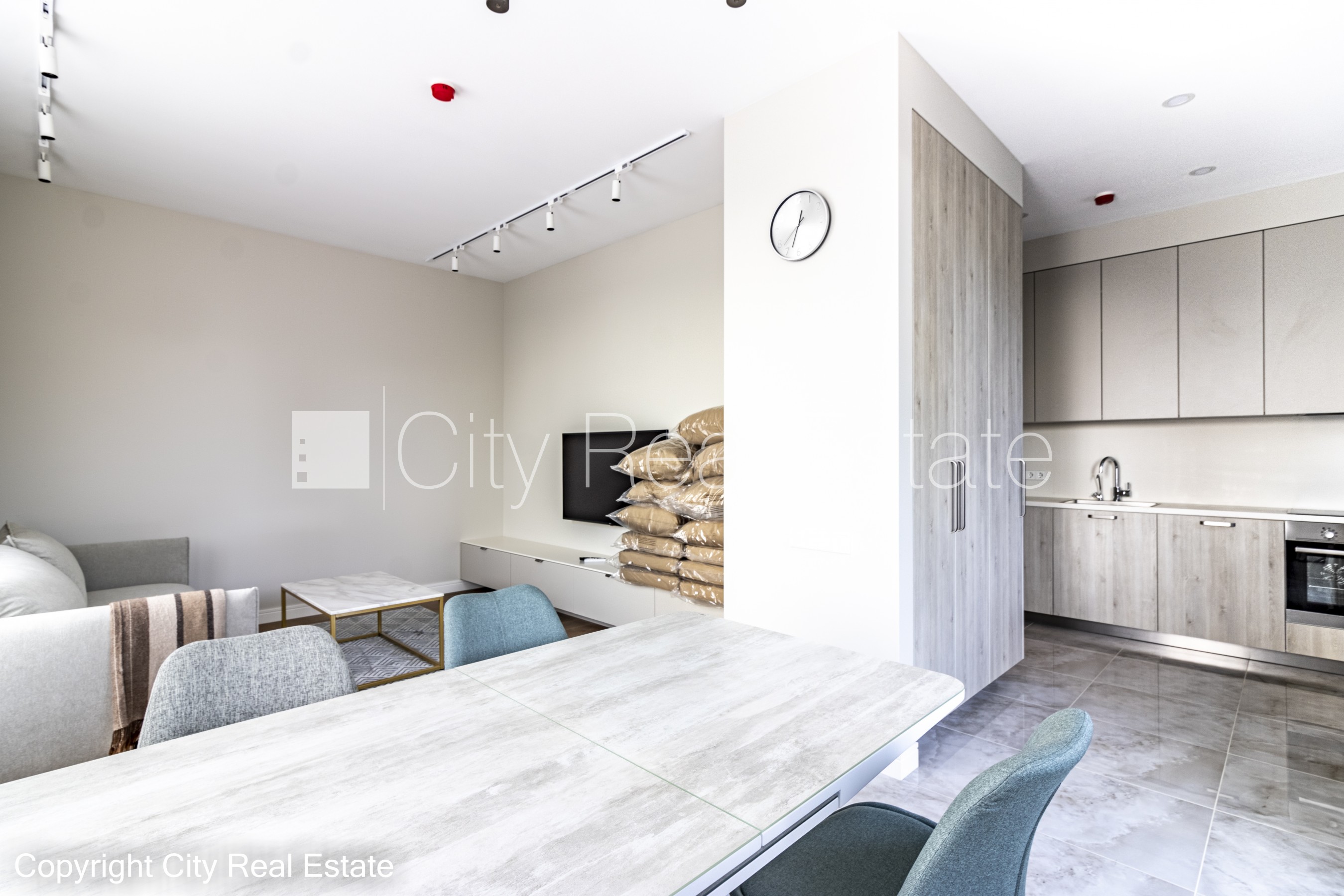 Sludinājumi. Šo dzīvokli izīrē pa diennaktīm (īstermiņa īre), īres cena sludinājumā norādīta par vienu diennakts Cena: 300 EUR/mēn Foto #5