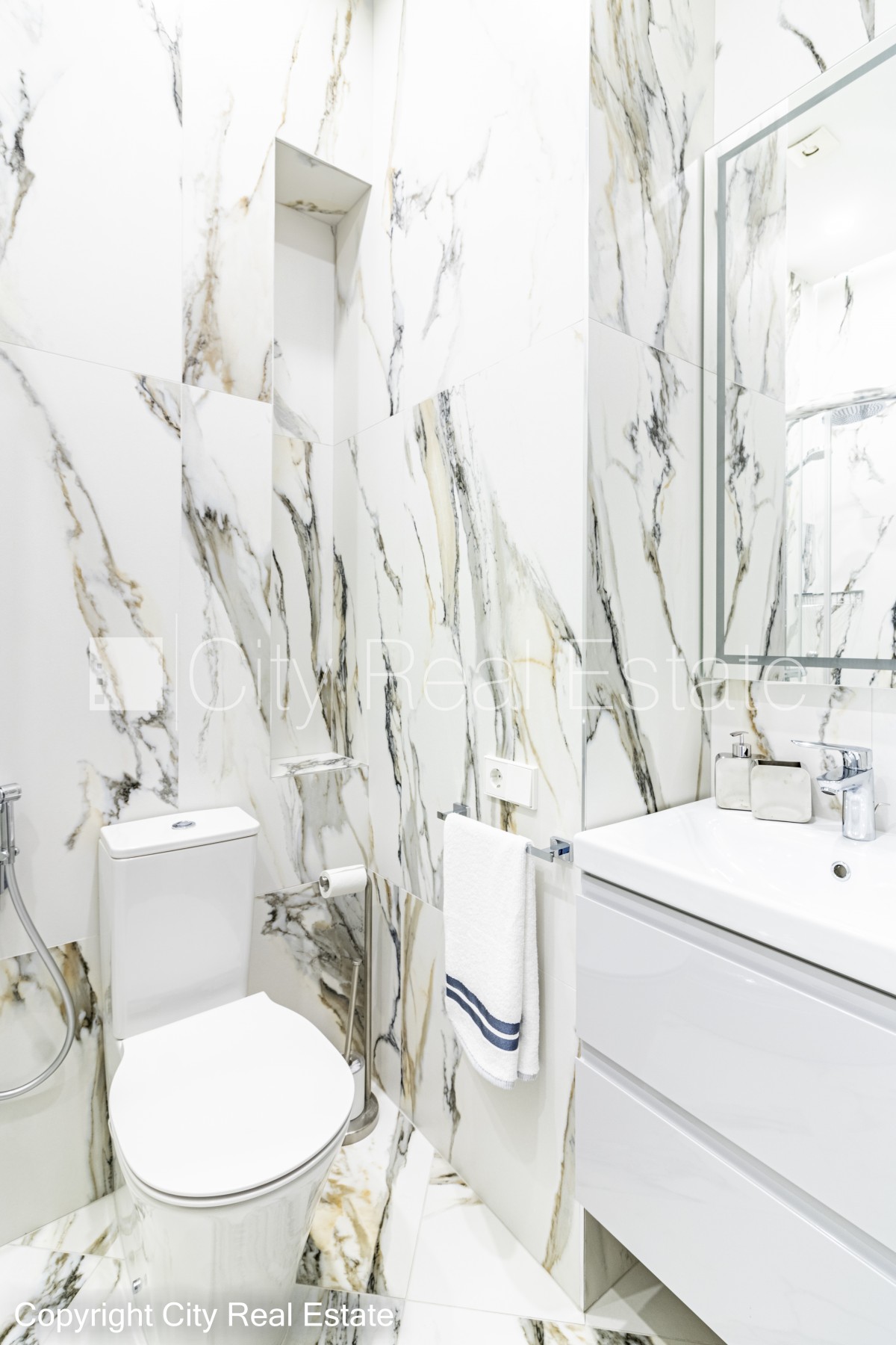 Sludinājumi. Šo dzīvokli izīrē pa diennaktīm (īstermiņa īre), īres cena sludinājumā norādīta par vienu diennakts Cena: 300 EUR/mēn Foto #13