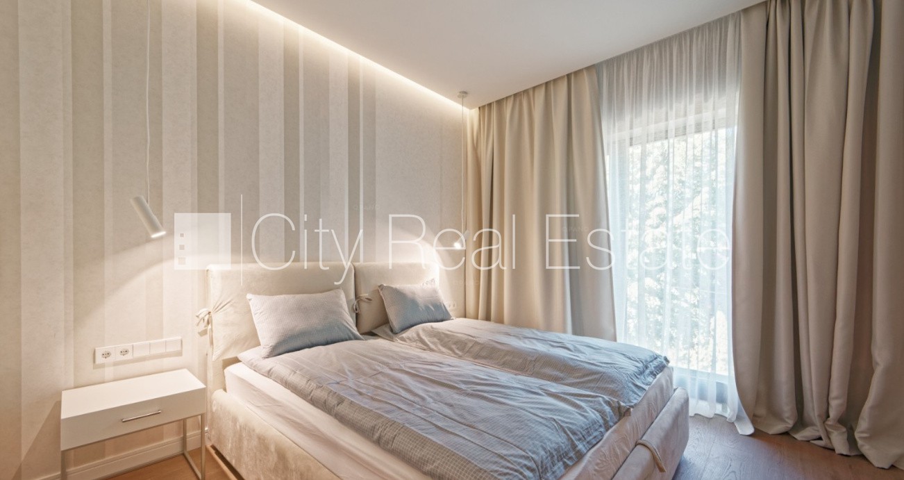 Sludinājumi. Jaunceltne, zaļā teritorija, labiekārtots apzaļumots pagalms, slēgts pagalms, iežogota teritorija Cena: 1500 EUR/mēn Foto #5