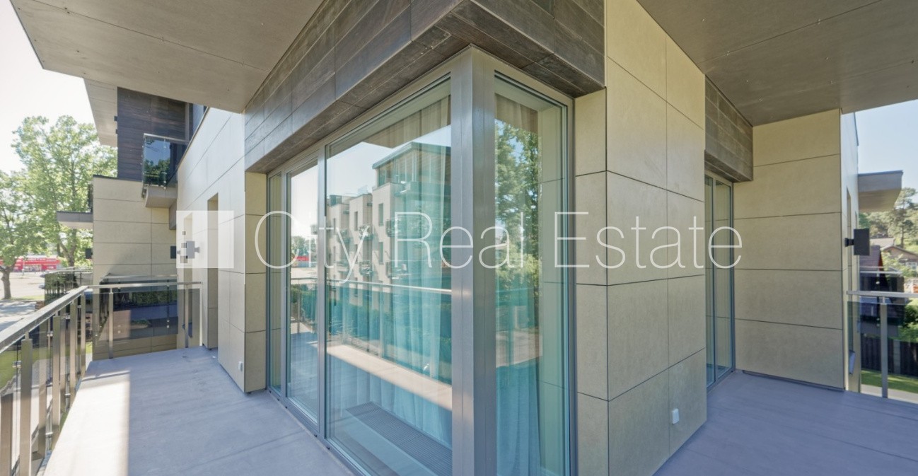 Sludinājumi. Jaunceltne, zaļā teritorija, labiekārtots apzaļumots pagalms, slēgts pagalms, iežogota teritorija Cena: 1500 EUR/mēn Foto #3