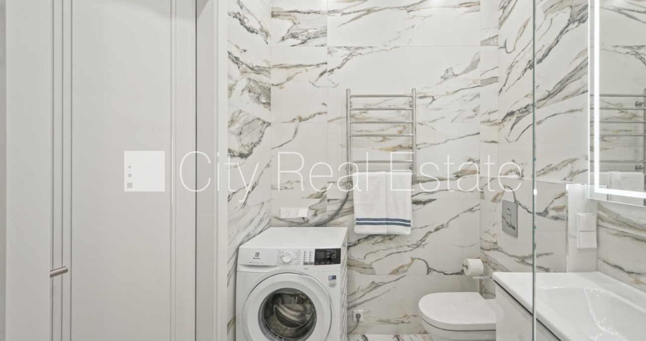 Sludinājumi. Jaunceltne, zaļā teritorija, labiekārtots apzaļumots pagalms, slēgts pagalms, iežogota teritorija Cena: 1500 EUR/mēn Foto #7