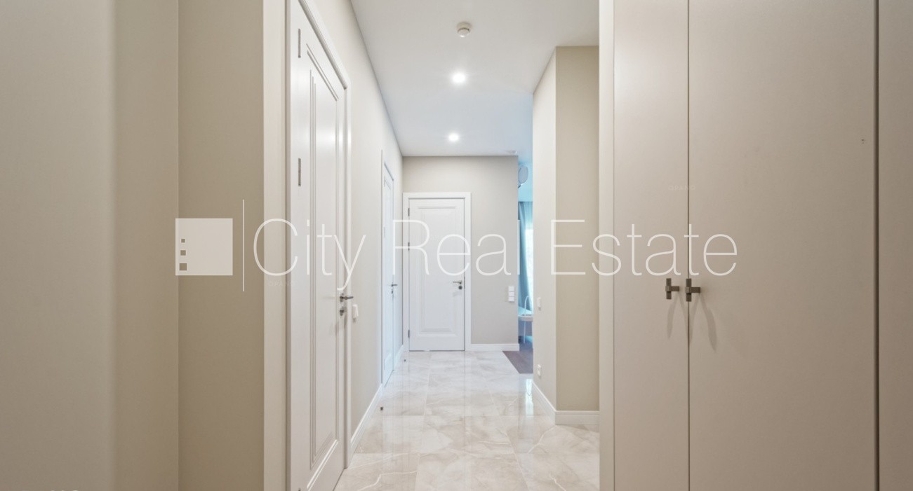 Sludinājumi. Jaunceltne, zaļā teritorija, labiekārtots apzaļumots pagalms, slēgts pagalms, iežogota teritorija Cena: 1500 EUR/mēn Foto #6