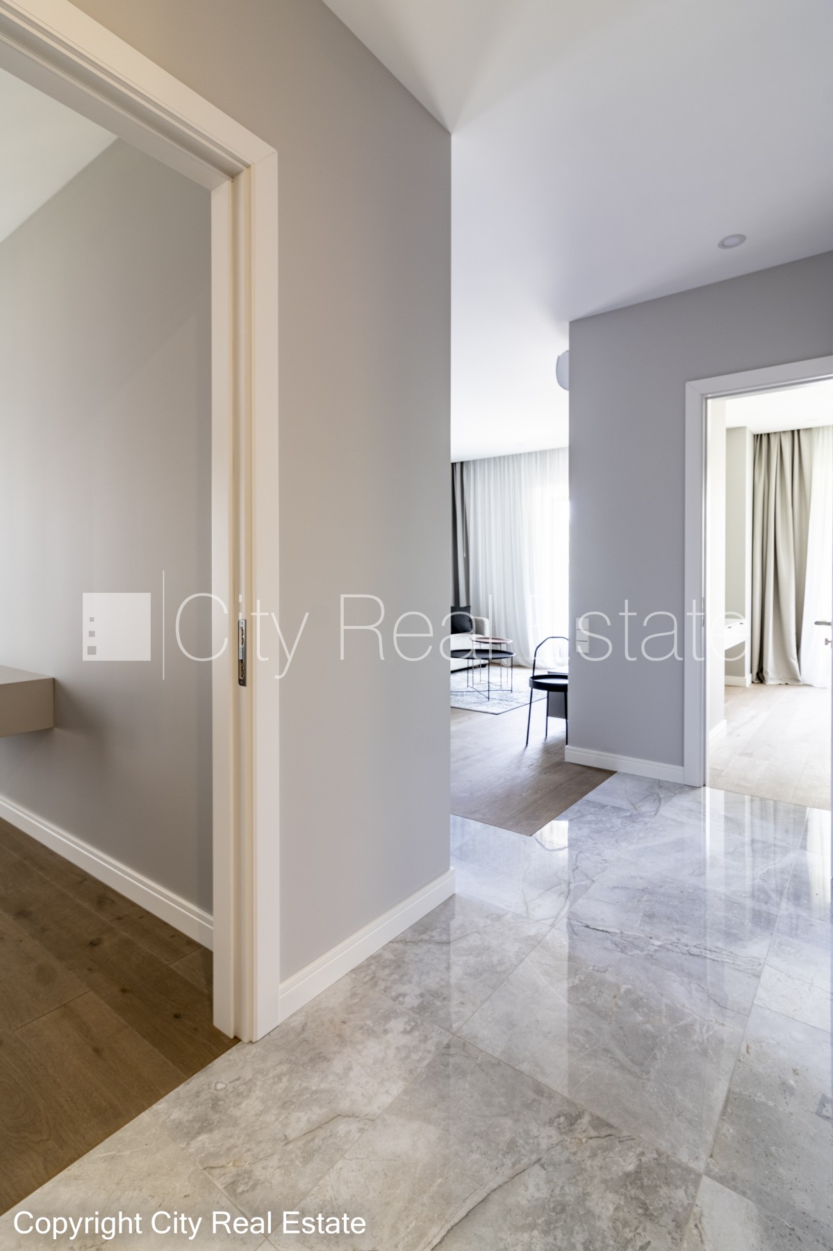 Sludinājumi. Jaunceltne, labiekārtota apzaļumota teritorija, slēgts pagalms, iežogota teritorija ar metāla sētu, Cena: 1500 EUR/mēn Foto #6