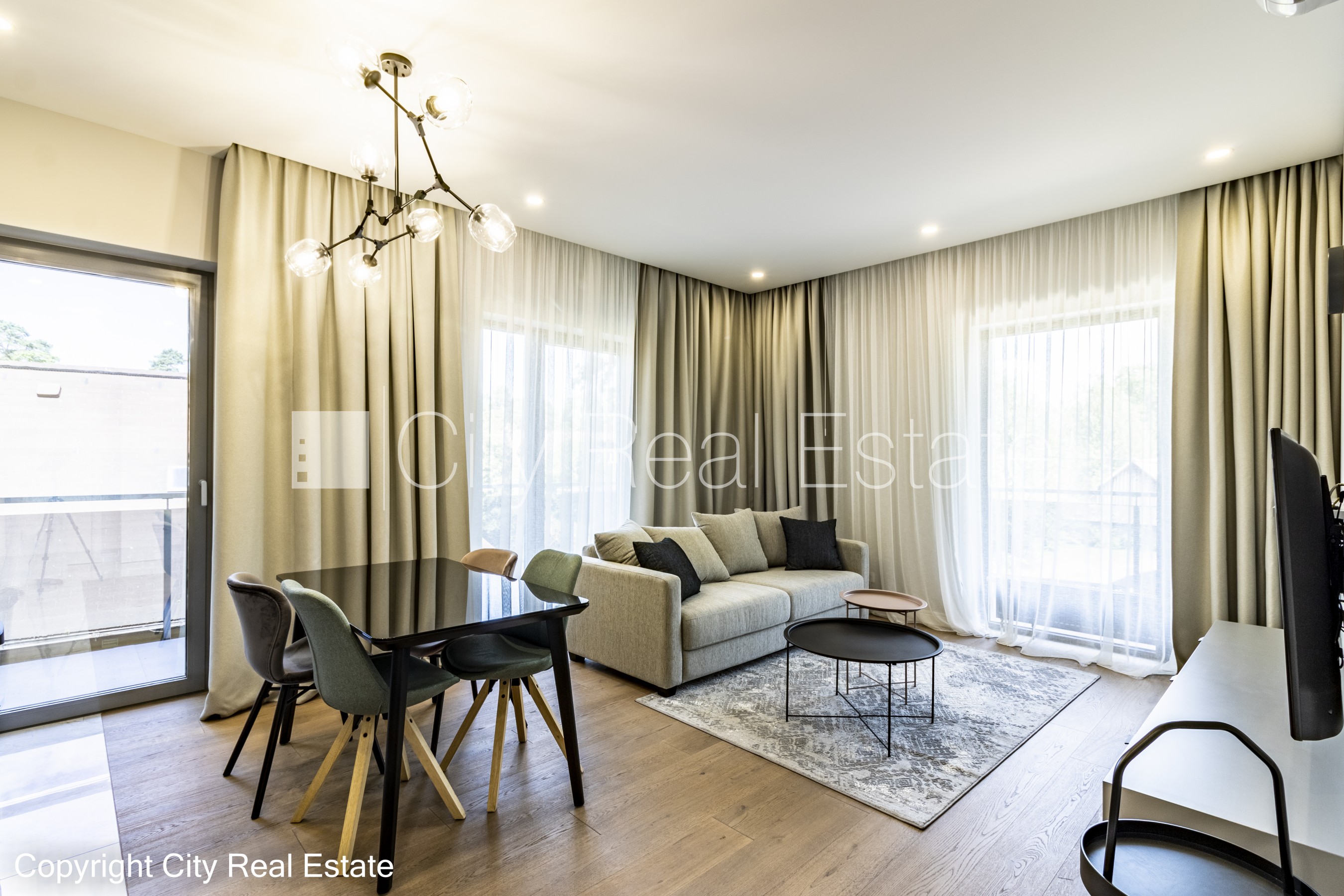 Sludinājumi. Jaunceltne, labiekārtota apzaļumota teritorija, slēgts pagalms, iežogota teritorija ar metāla sētu, Cena: 1500 EUR/mēn Foto #5