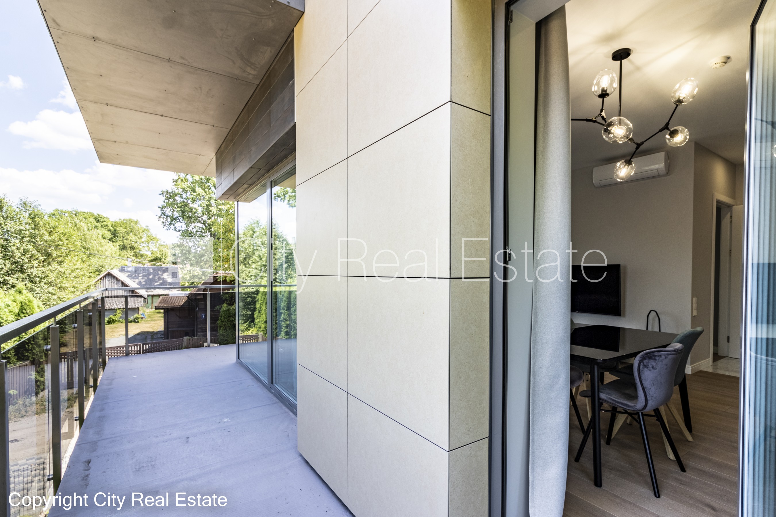 Sludinājumi. Jaunceltne, labiekārtota apzaļumota teritorija, slēgts pagalms, iežogota teritorija ar metāla sētu, Cena: 1500 EUR/mēn Foto #4