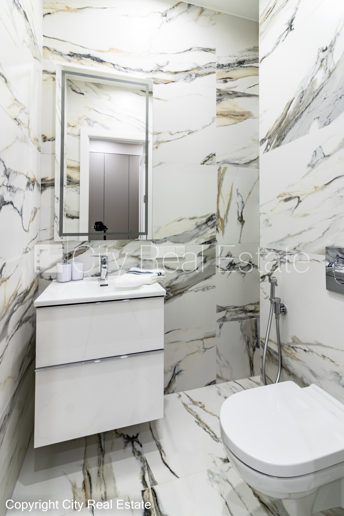 Sludinājumi. Jaunceltne, labiekārtota apzaļumota teritorija, slēgts pagalms, iežogota teritorija ar metāla sētu, Cena: 1500 EUR/mēn Foto #8