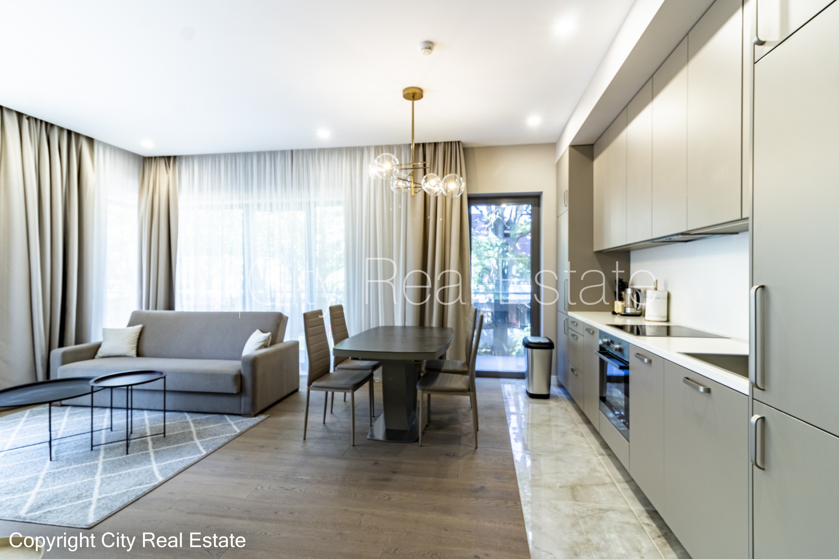 Sludinājumi. Jaunceltne, labiekārtota apzaļumota teritorija, slēgts pagalms, iežogota teritorija ar metāla sētu, Cena: 1500 EUR/mēn Foto #4